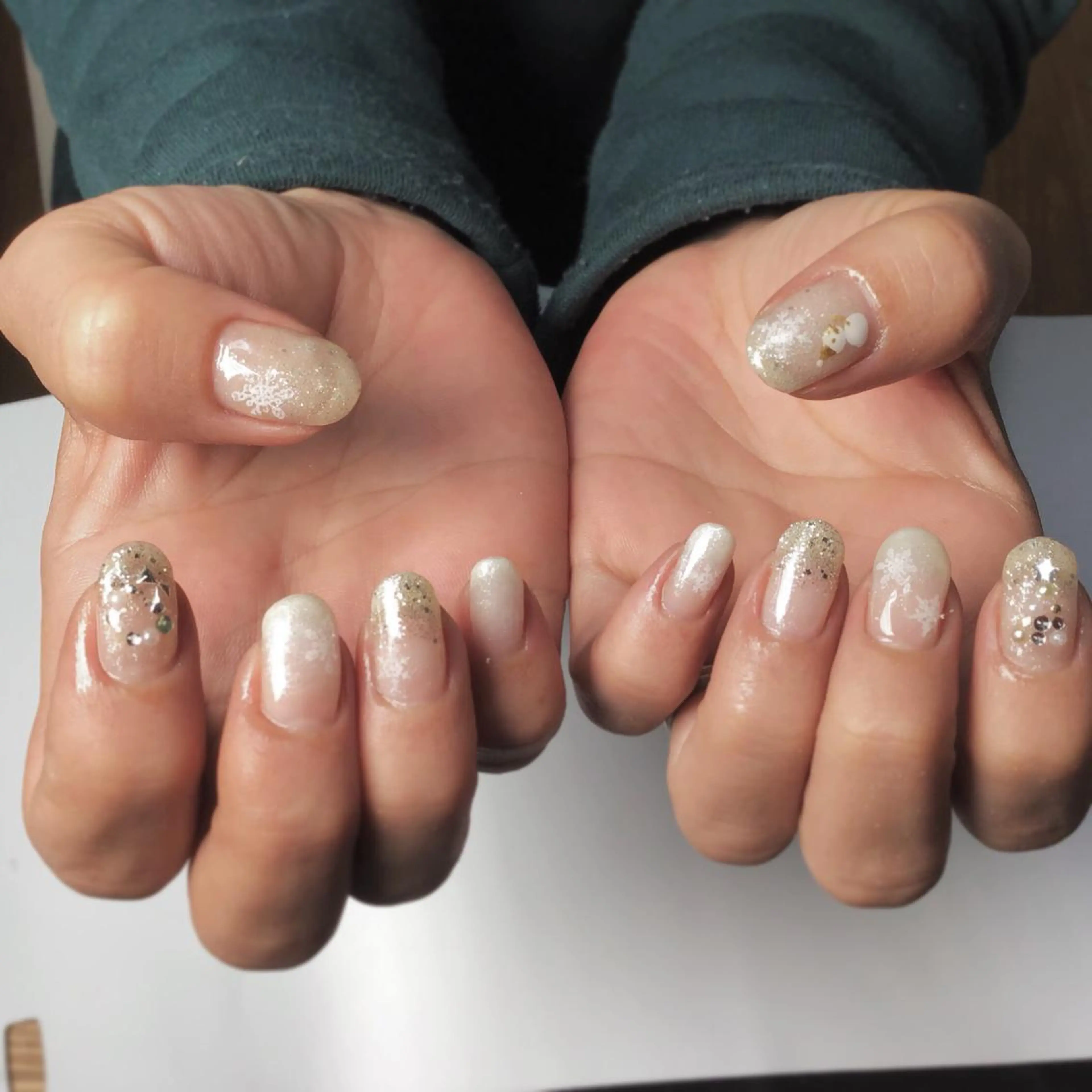 ネイル 冬ネイル クリスマス ハンドネイル gui amichanのネイルデザイン