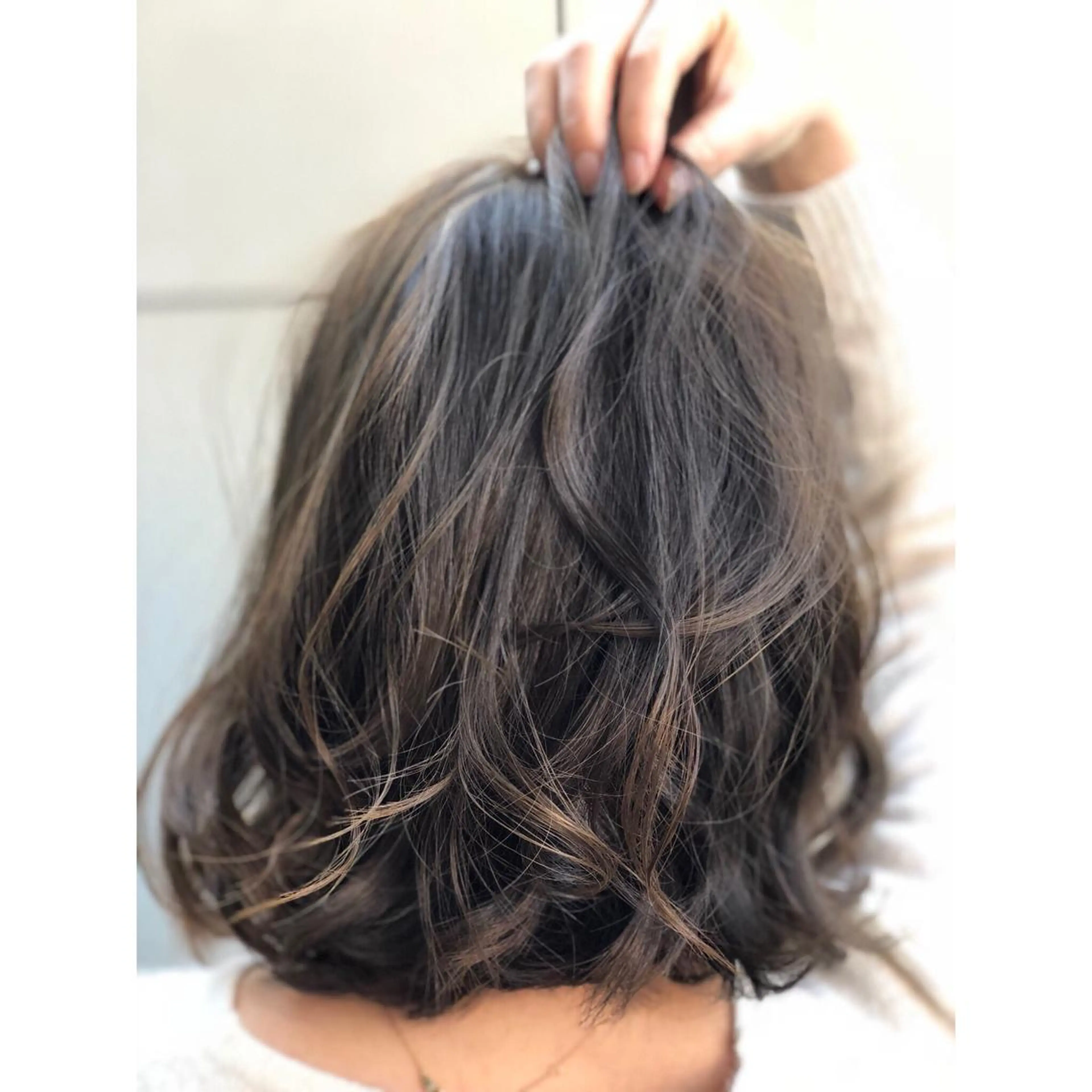 ミディアム カラー アッシュ アッシュブラック ベージュカラー 黒髪 ブルーカラー パーソナルカラー診断 できます　木曽　主博のヘアスタイル