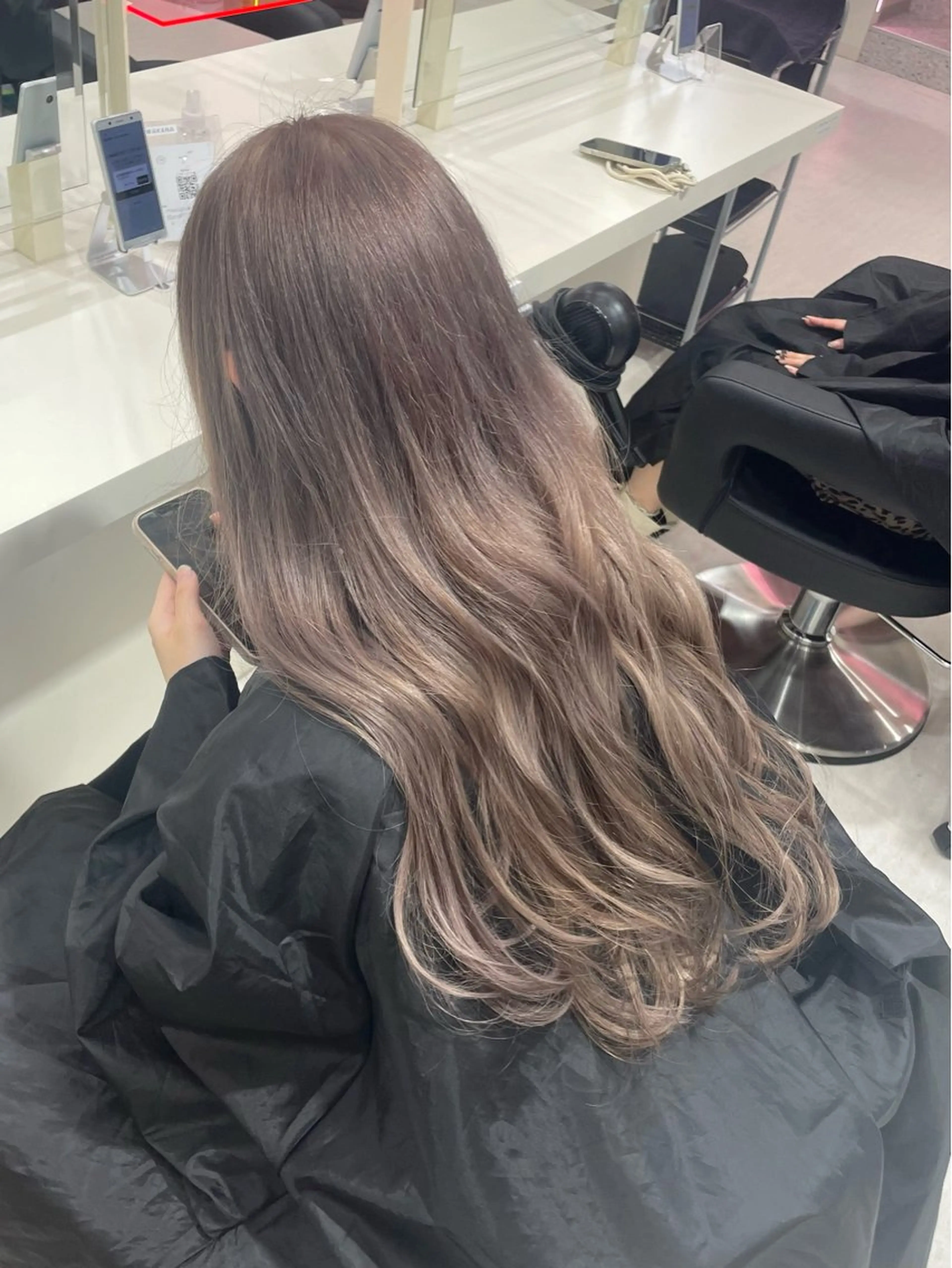 ロング 🎀淡めモテカラー WAKANA🎀のヘアスタイル