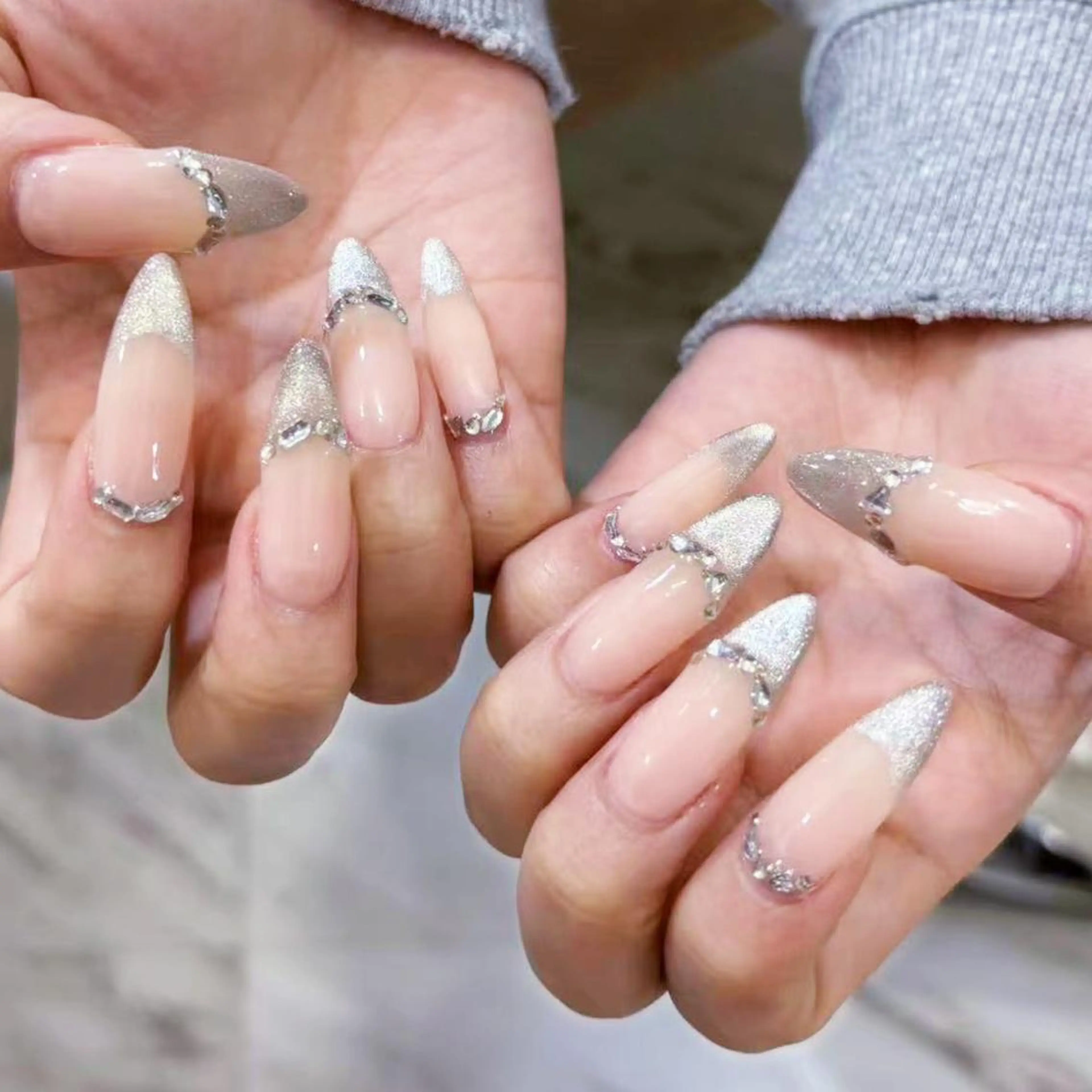 ネイル アートネイル オーロラネイル ガーリー キラキラネイル 韓国ネイル Leah 💅のネイルデザイン