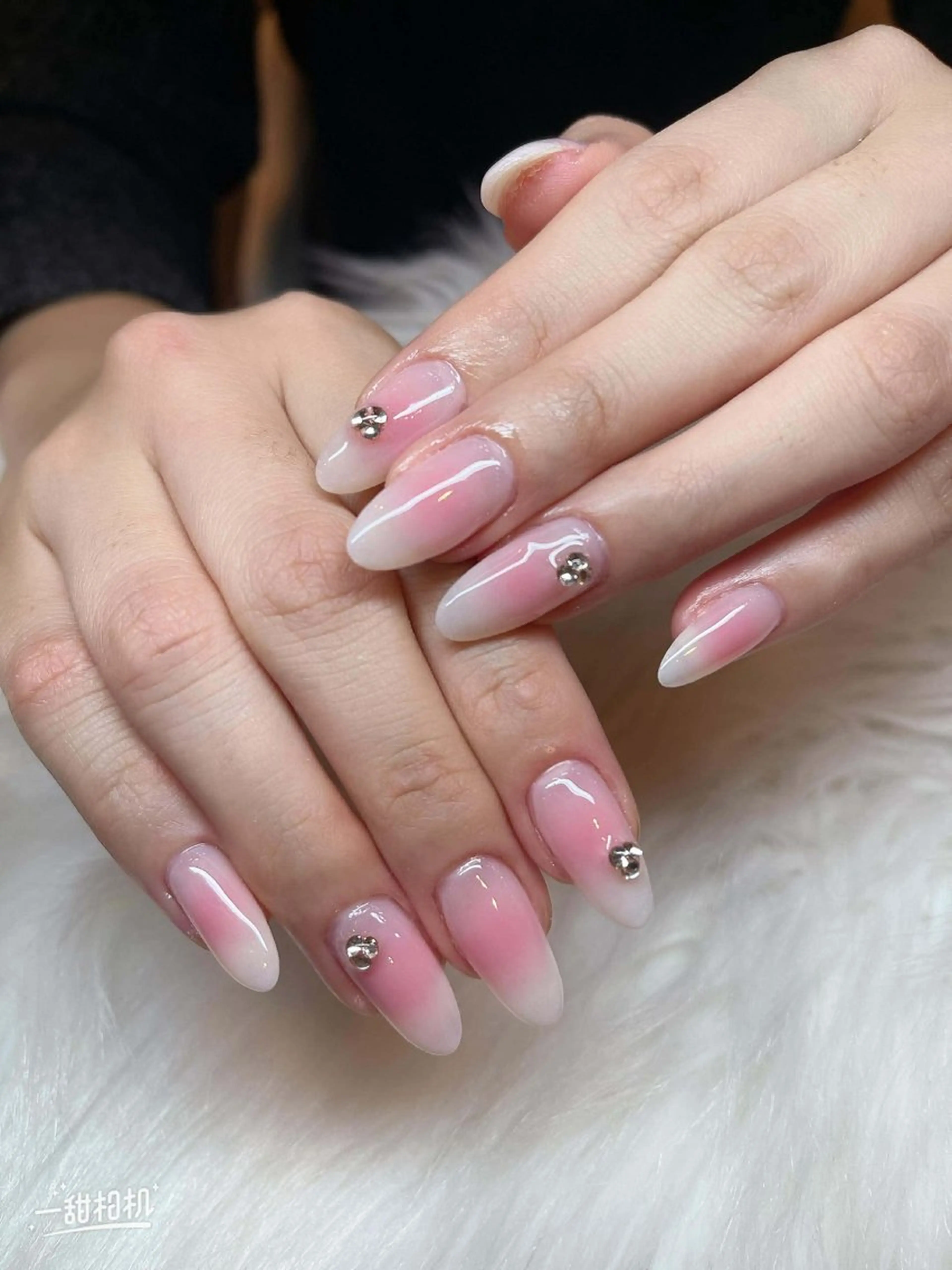 ネイル ボルドー ブラウン チークネイル ドット フットネイル ハンドネイル CHERRYネイルサロン所属・チェリネイルサロン 霞ヶ関のネイルデザイン