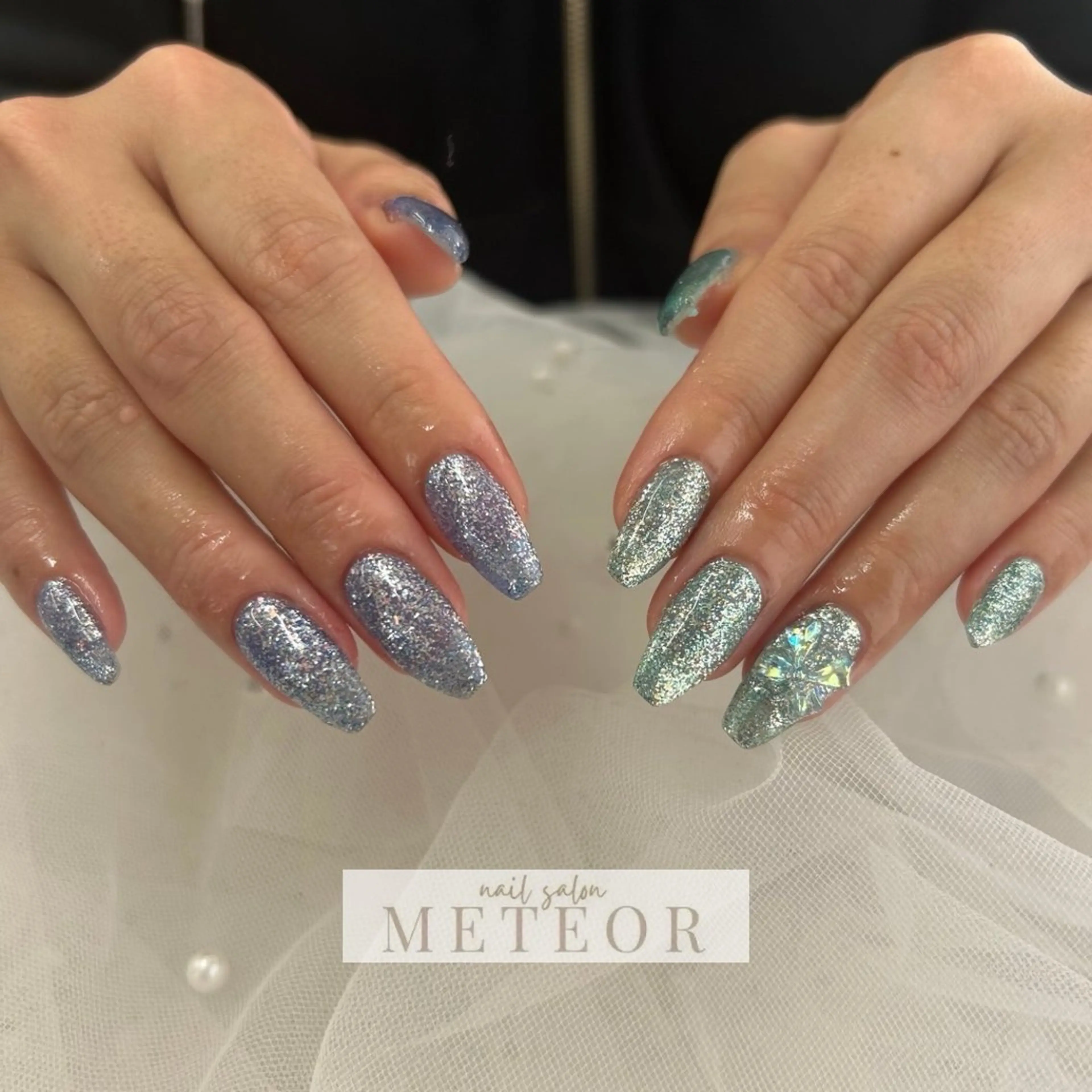 ネイル キラキラネイル 春ネイル 夏ネイル ハンドネイル METEOR💫 staffのネイルデザイン
