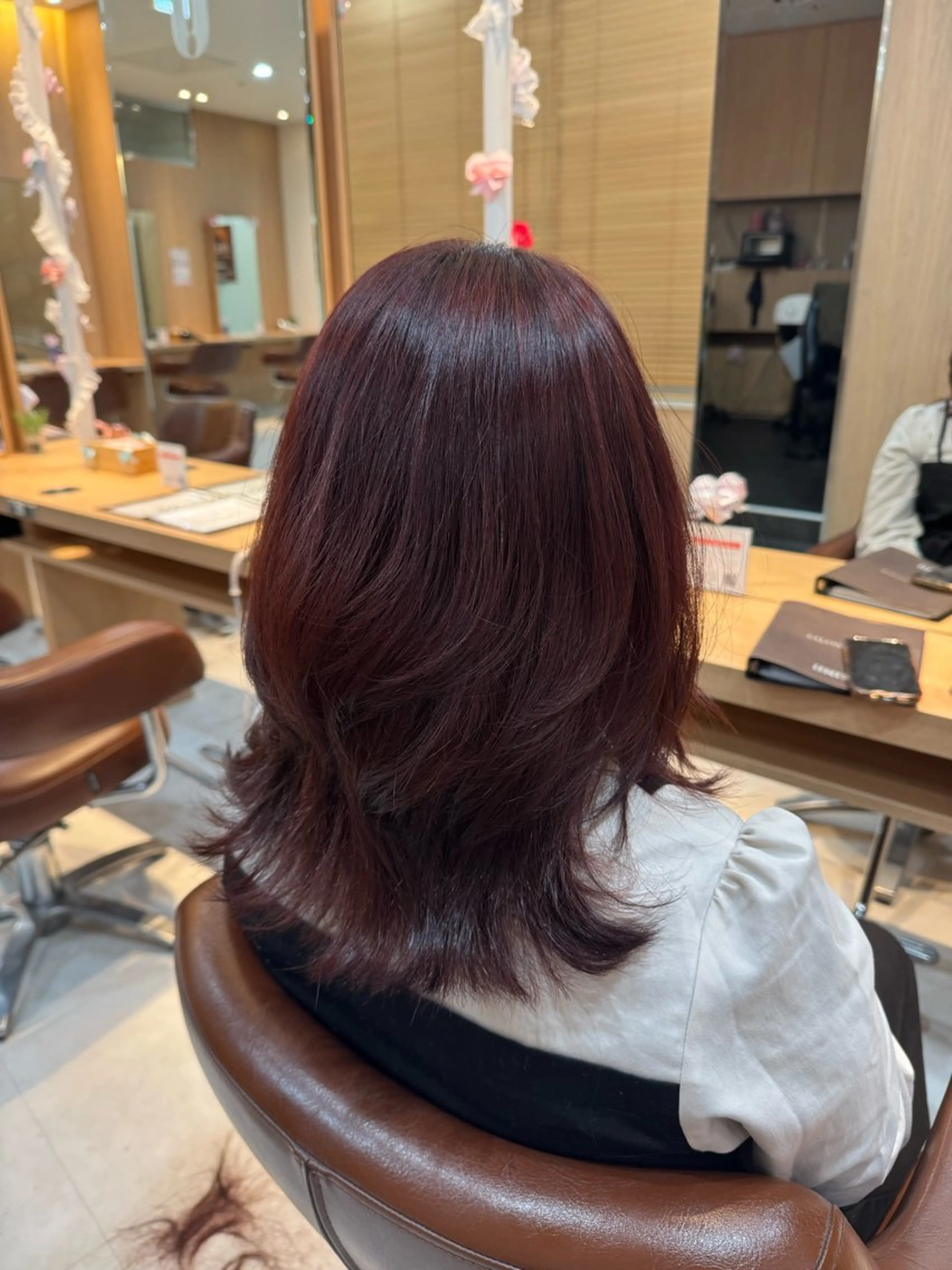 ミディアム カラー ミディアムレイヤー ピンクカラー レッドカラー レイヤーカット 中野 希望のヘアスタイル