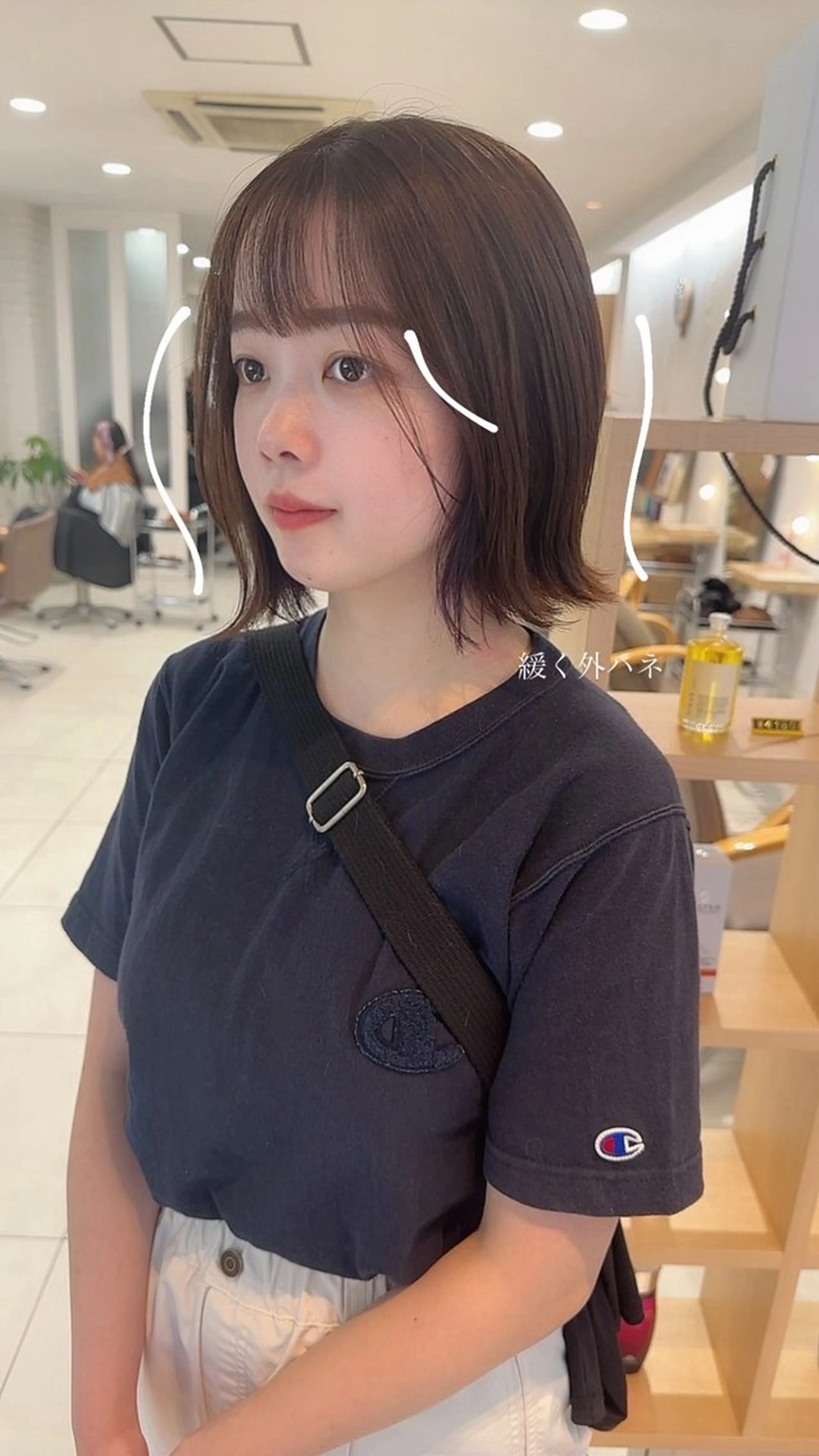 ミディアム ボブ 外ハネヘア カット トリートメント 山下恋佳/矢場町/ ブリーチ/ショートのヘアスタイル