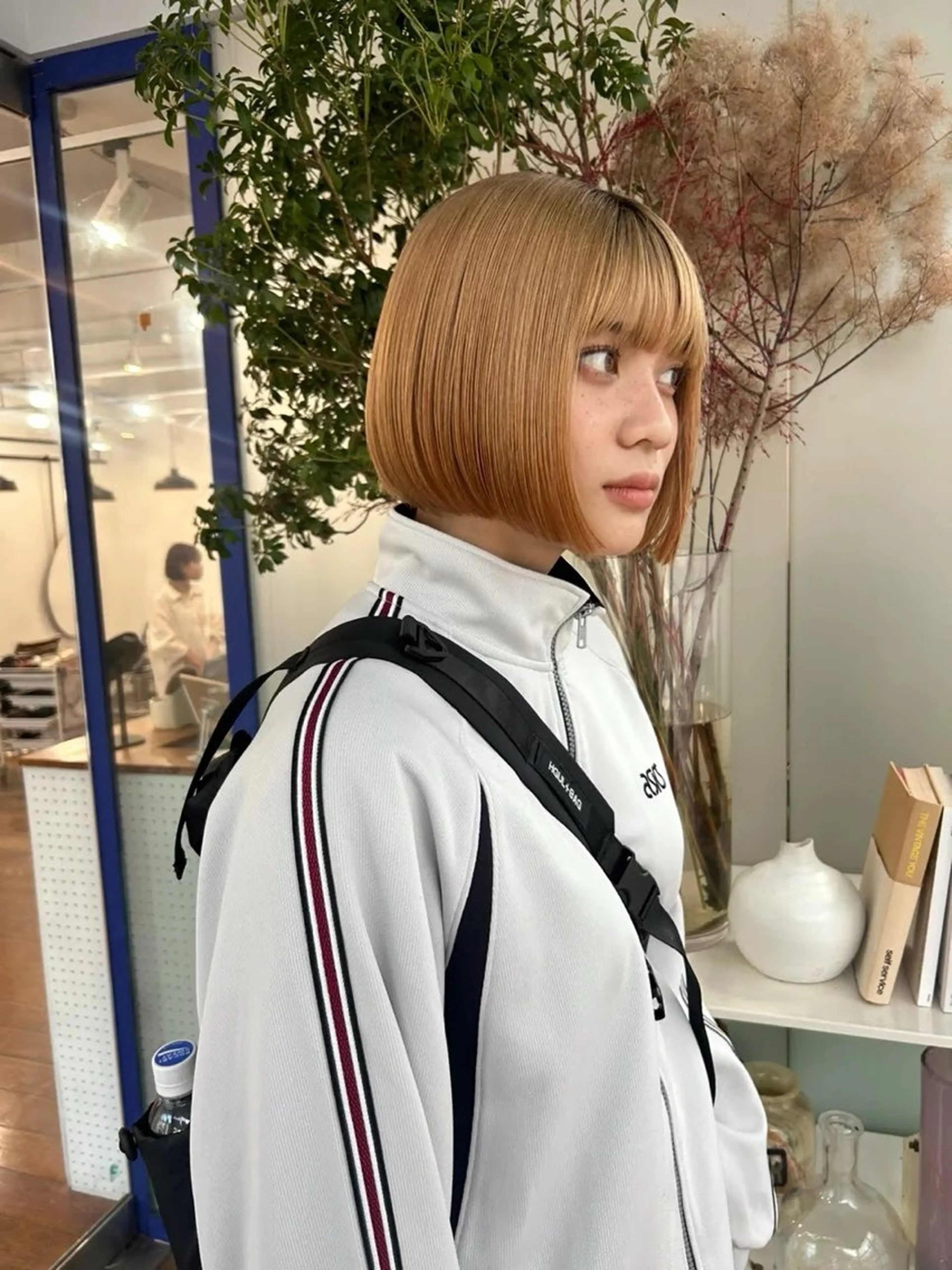 カラー かがやしづ ⭐️ハイトーンのヘアスタイル