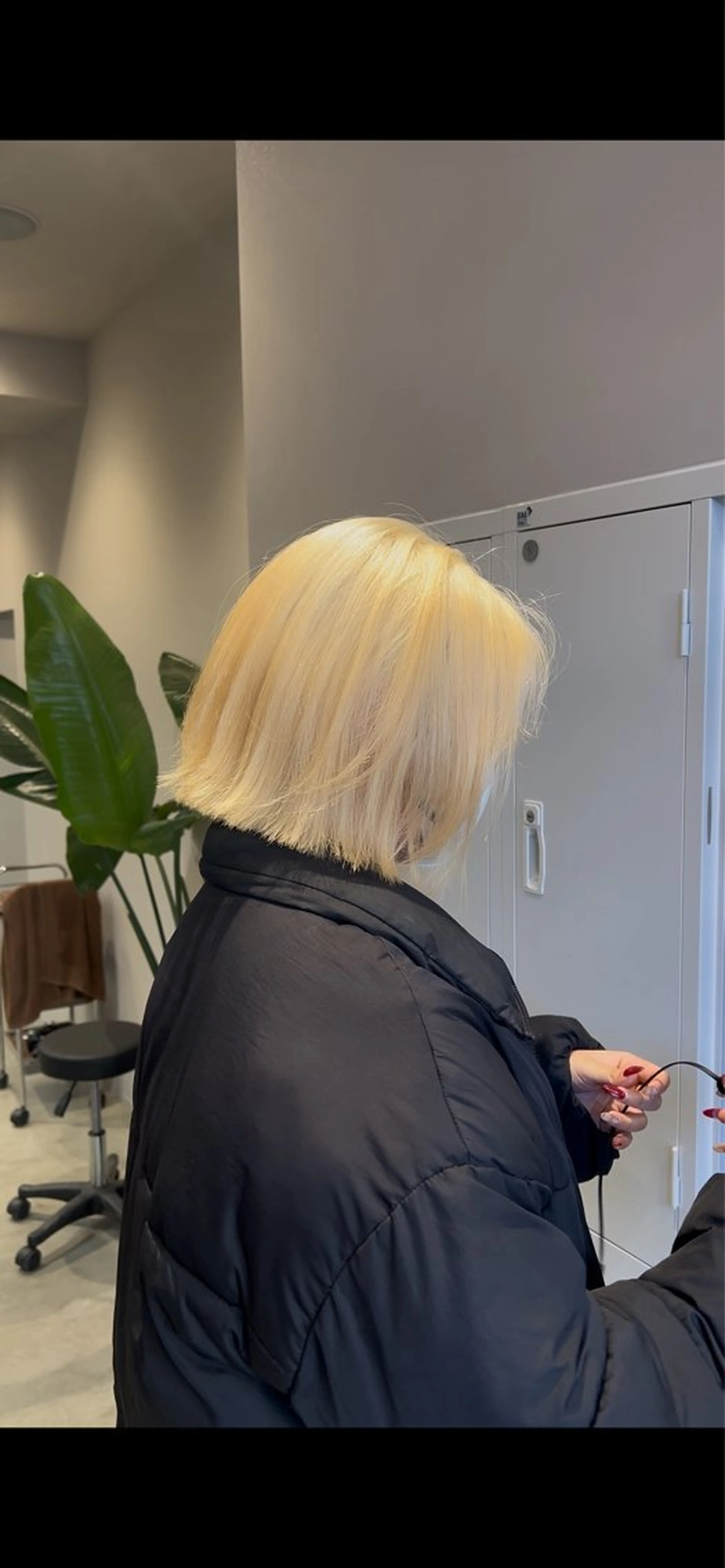 ショート カラー 抜きっぱなしブロンド ブロンド カット ヘアカラー トリートメント ケアブリーチ/ツヤ髪 /ハイトーン/西村のヘアスタイル