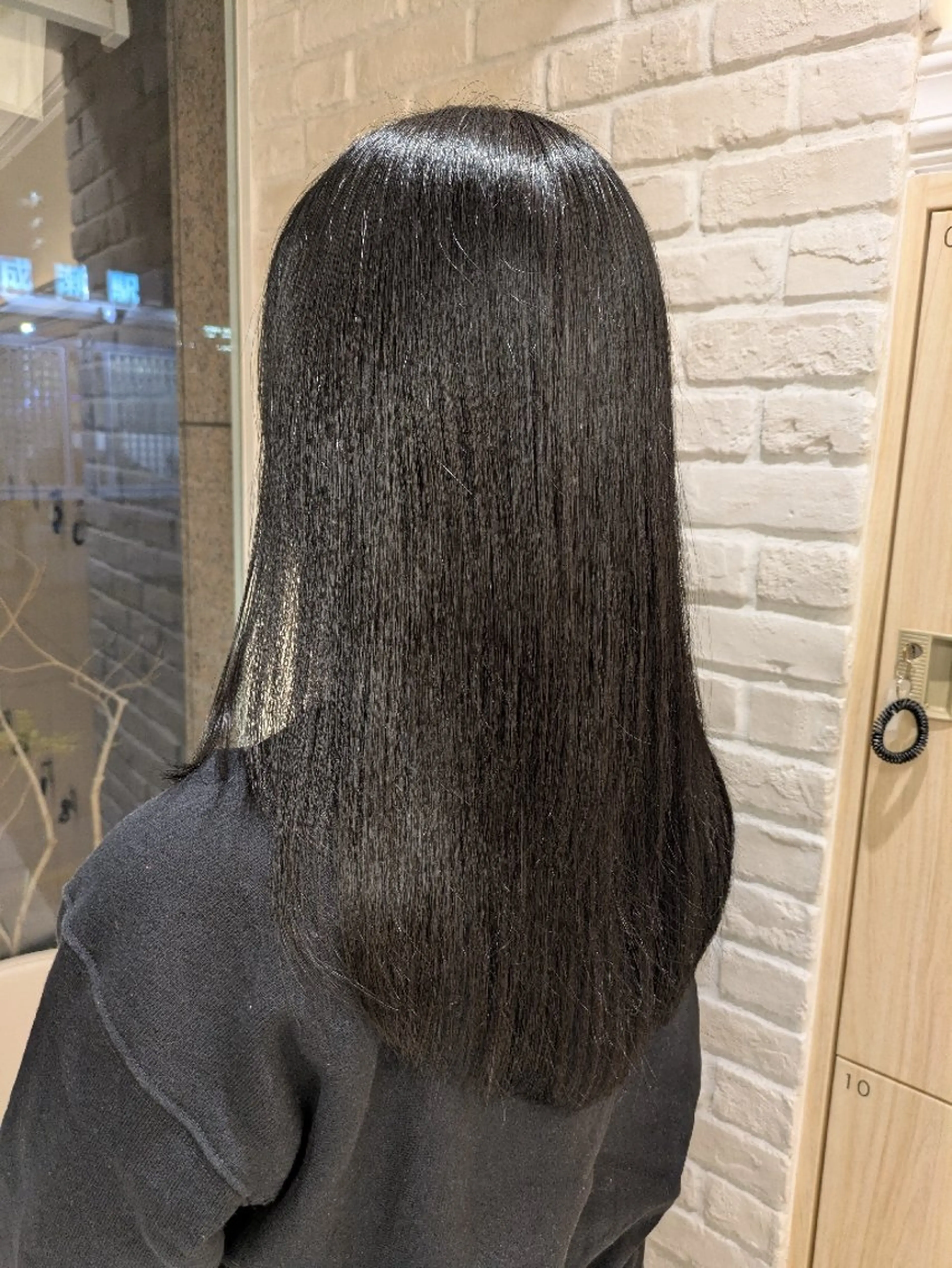 ロング カラー 黒髪 レイヤーカット 佐々木 萌のヘアスタイル
