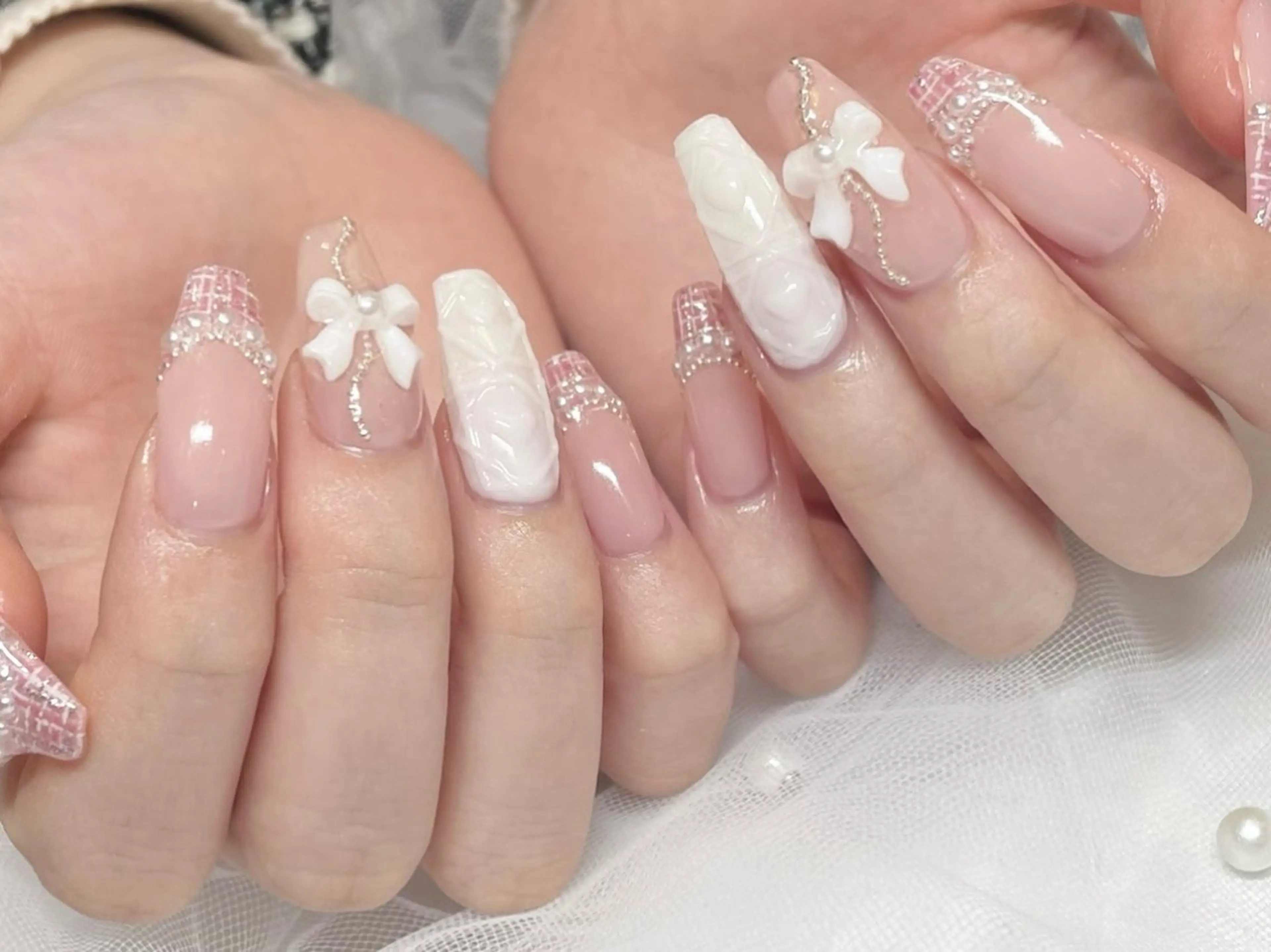 ネイル キラキラネイル ピンク ストーンネイル ツイードネイル ハンドネイル Tsukahara 🌷仙台PARCOのネイルデザイン