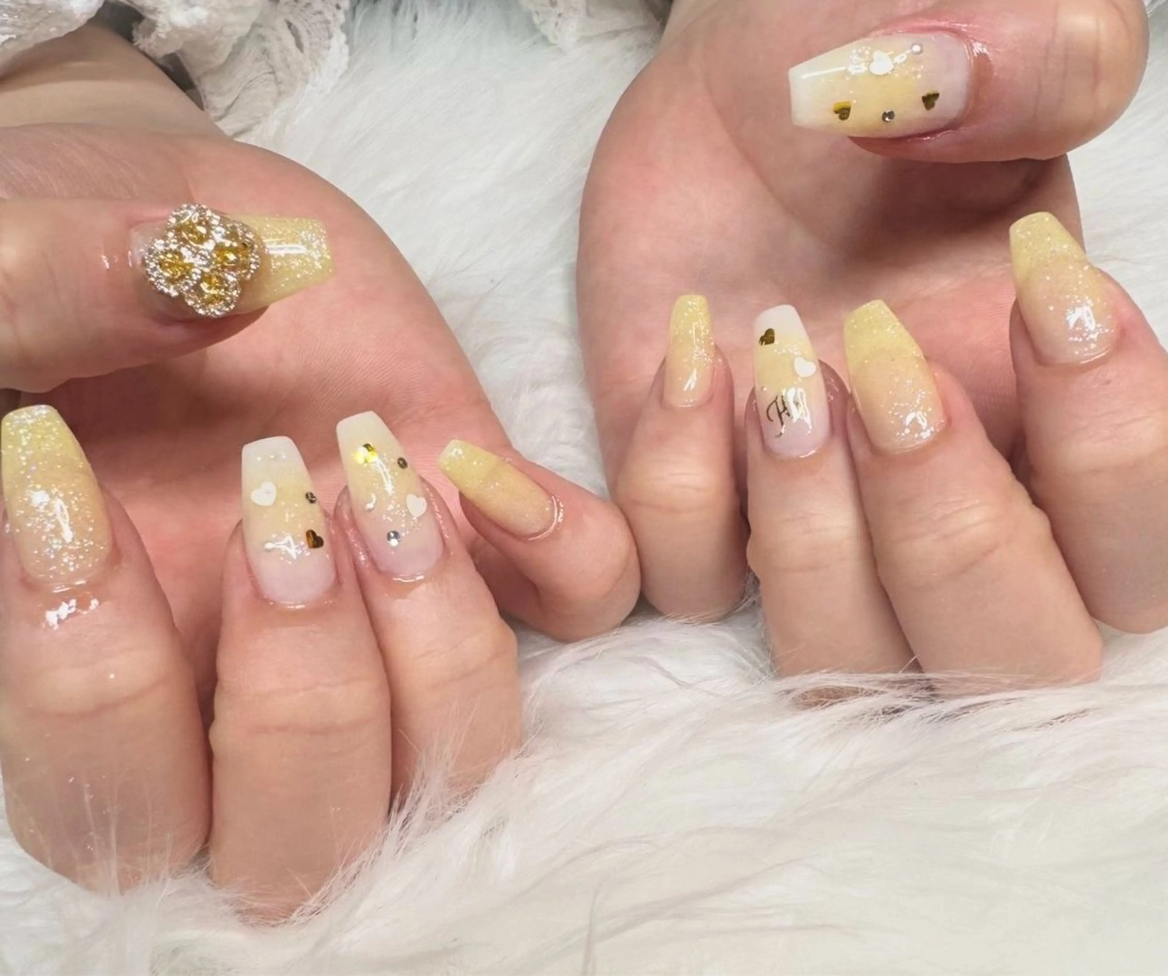 ネイル オーロラネイル チークネイル ジェルネイル ガーリー キラキラネイル ハンドネイル ╹◡╹Mimoミモ Eye&Nailのマツエク・マツパデザイン