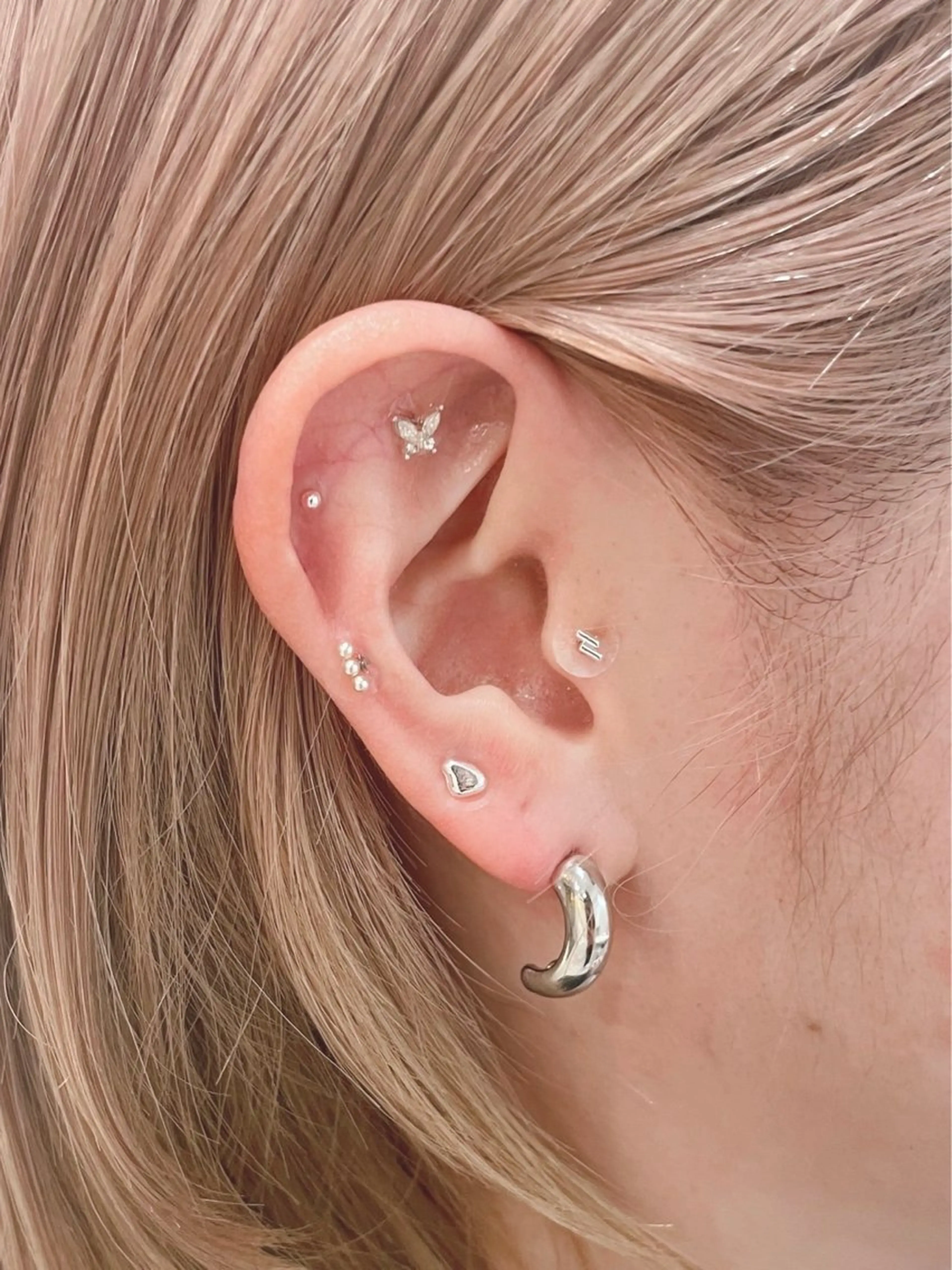 耳ツボジュエリー💎両耳10粒　パーツ選び放題💘お悩みに合わせてカウンセリング🫧日本製マグレインチタン使用◎の写真