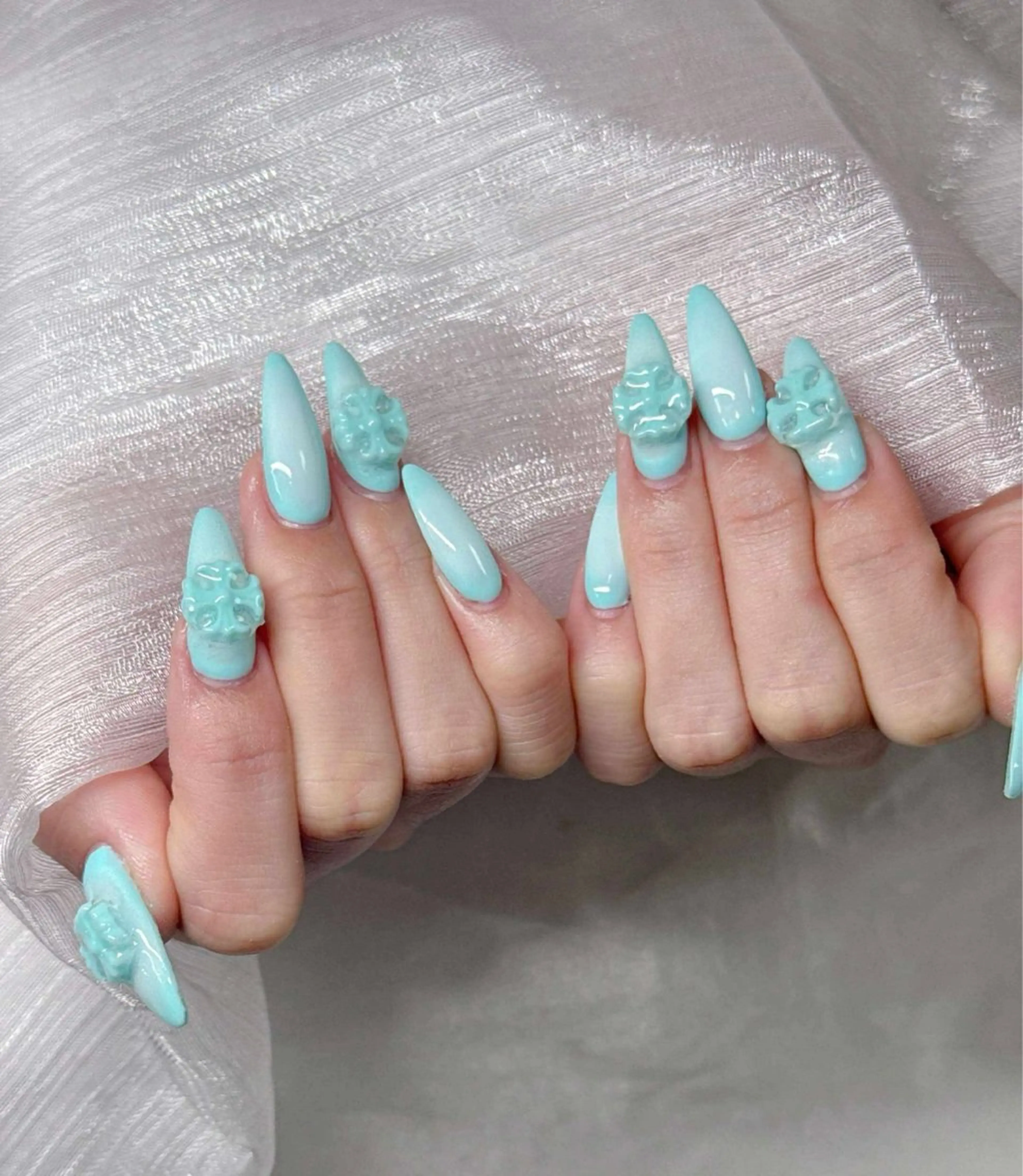 ネイル 長さ出し グラデーション 卒業式 キラキラネイル マグネットネイル ハンドネイル Lee Nailsのネイルデザイン