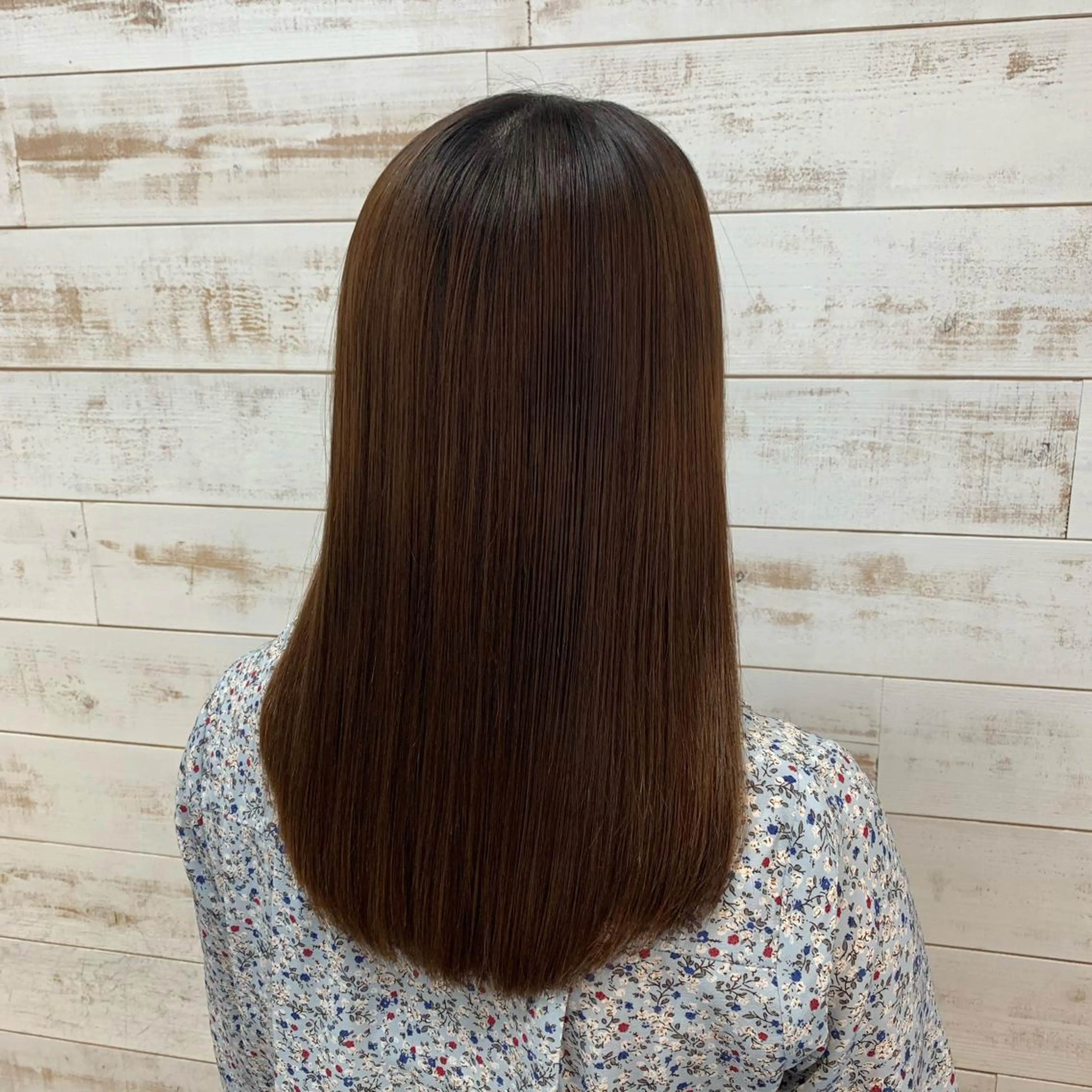 ミディアム 縮毛矯正 二狼 (じろう)のヘアスタイル