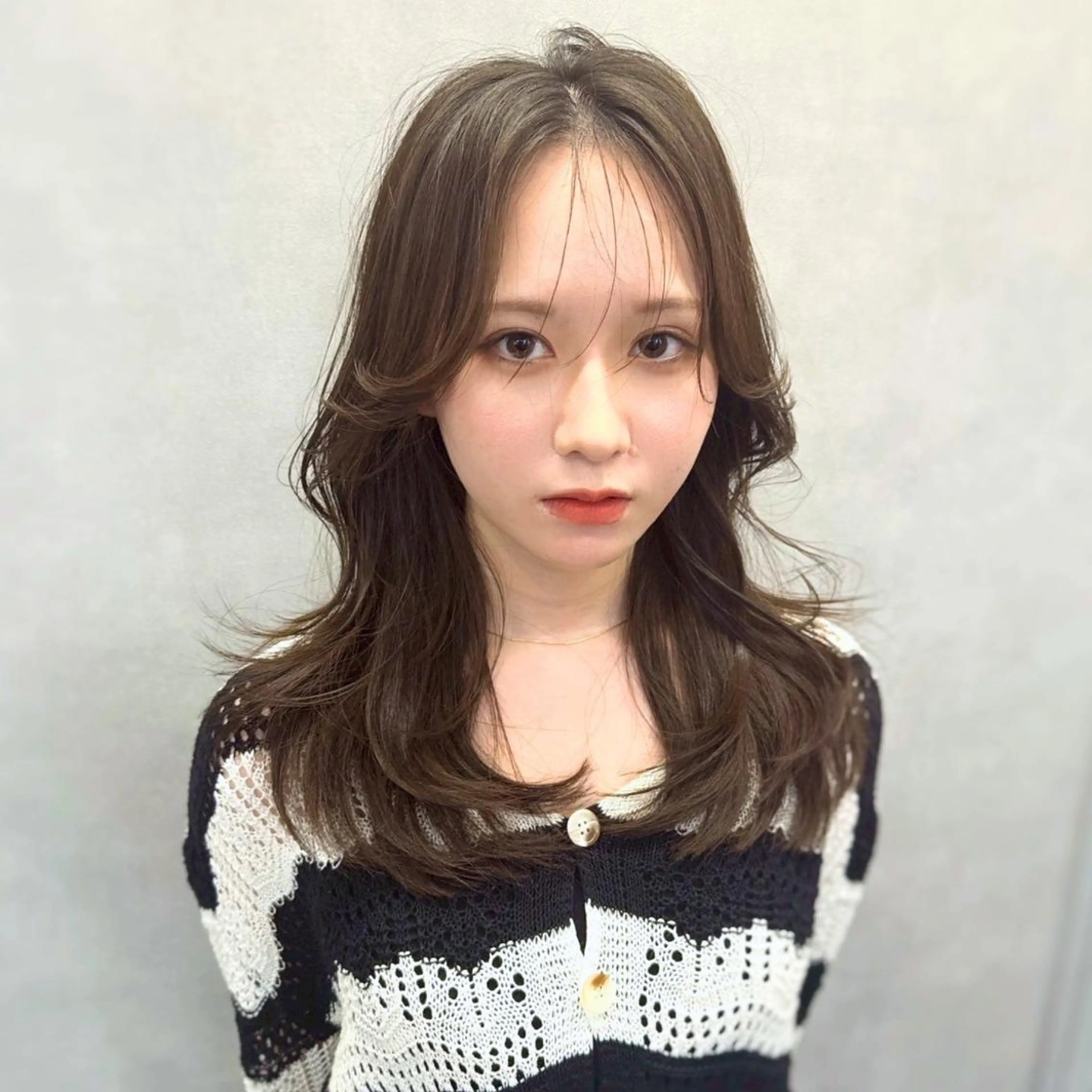 カラー ロング ベージュカラー 透明感カラー ロング ヘアカラー 顔周り🌸ジエクト 🌸濱吉優希🌸のヘアスタイル