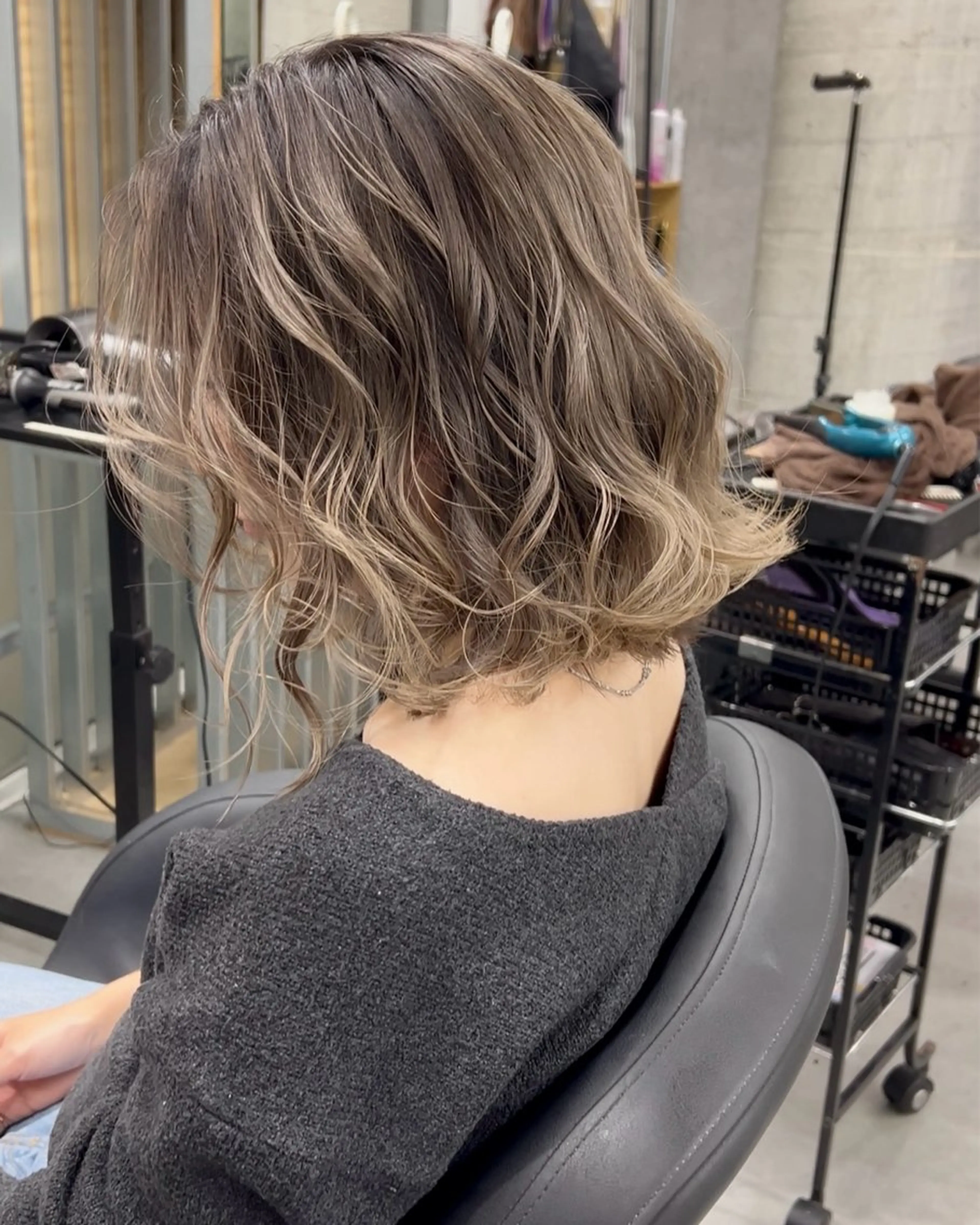 ミディアム カラー バレイヤージュ レイヤーカット ヘアカラー トリートメント welring hair salonのヘアスタイル