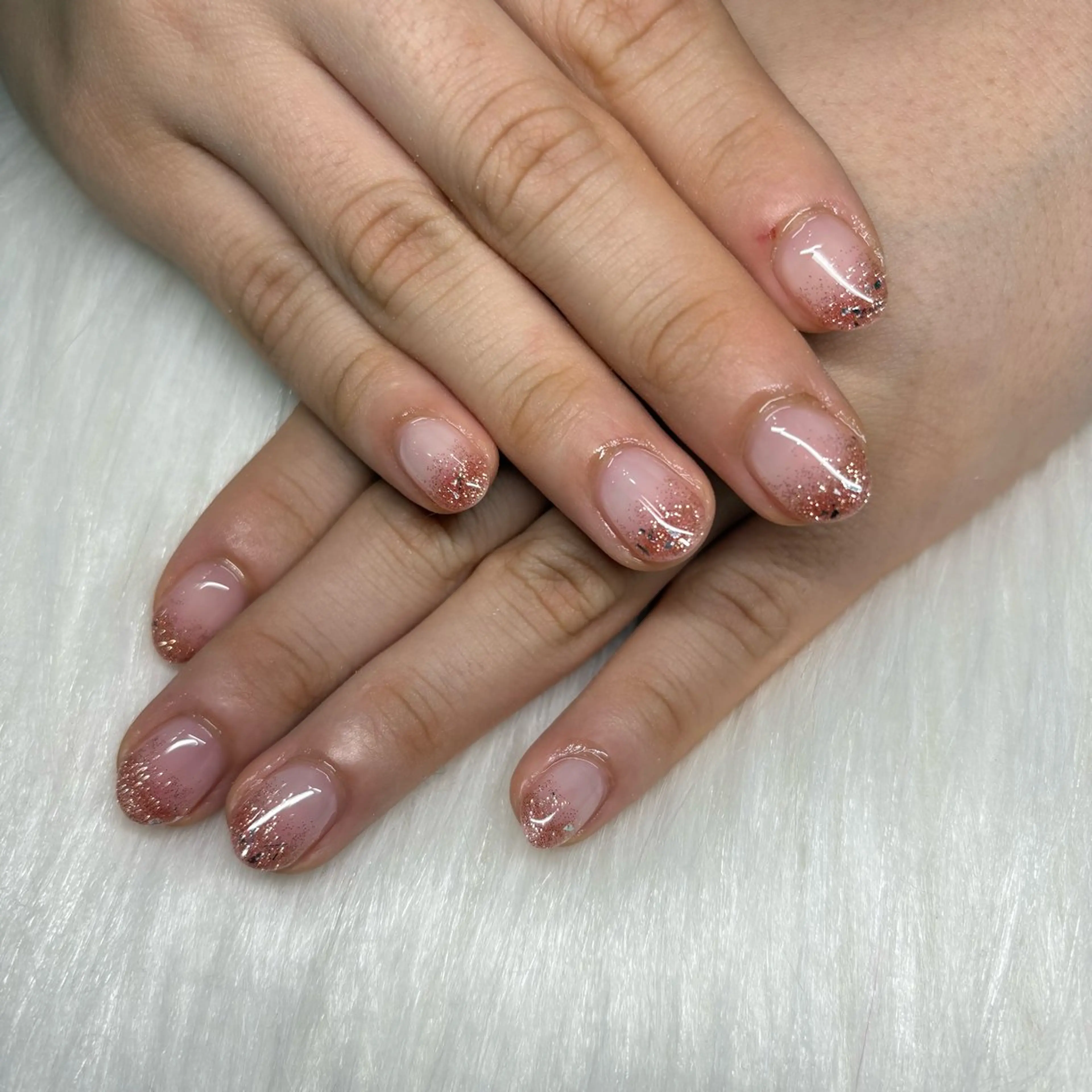 ネイル ラメ(グリッター) ラメグラデーション シンプルネイル はあとねいる五反田 Saeのネイルデザイン