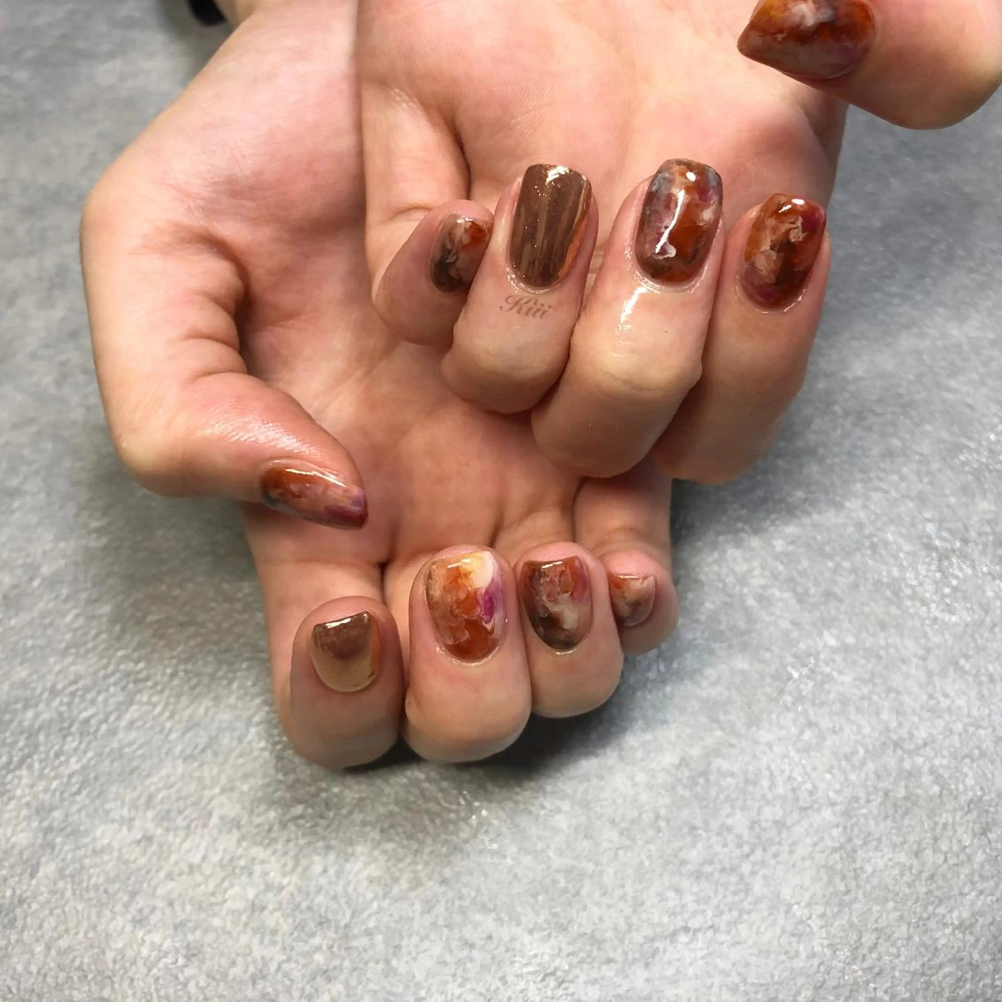ネイル アートネイル ブラウン ハンドネイル フットネイル kiii.__ ✴︎*のネイルデザイン