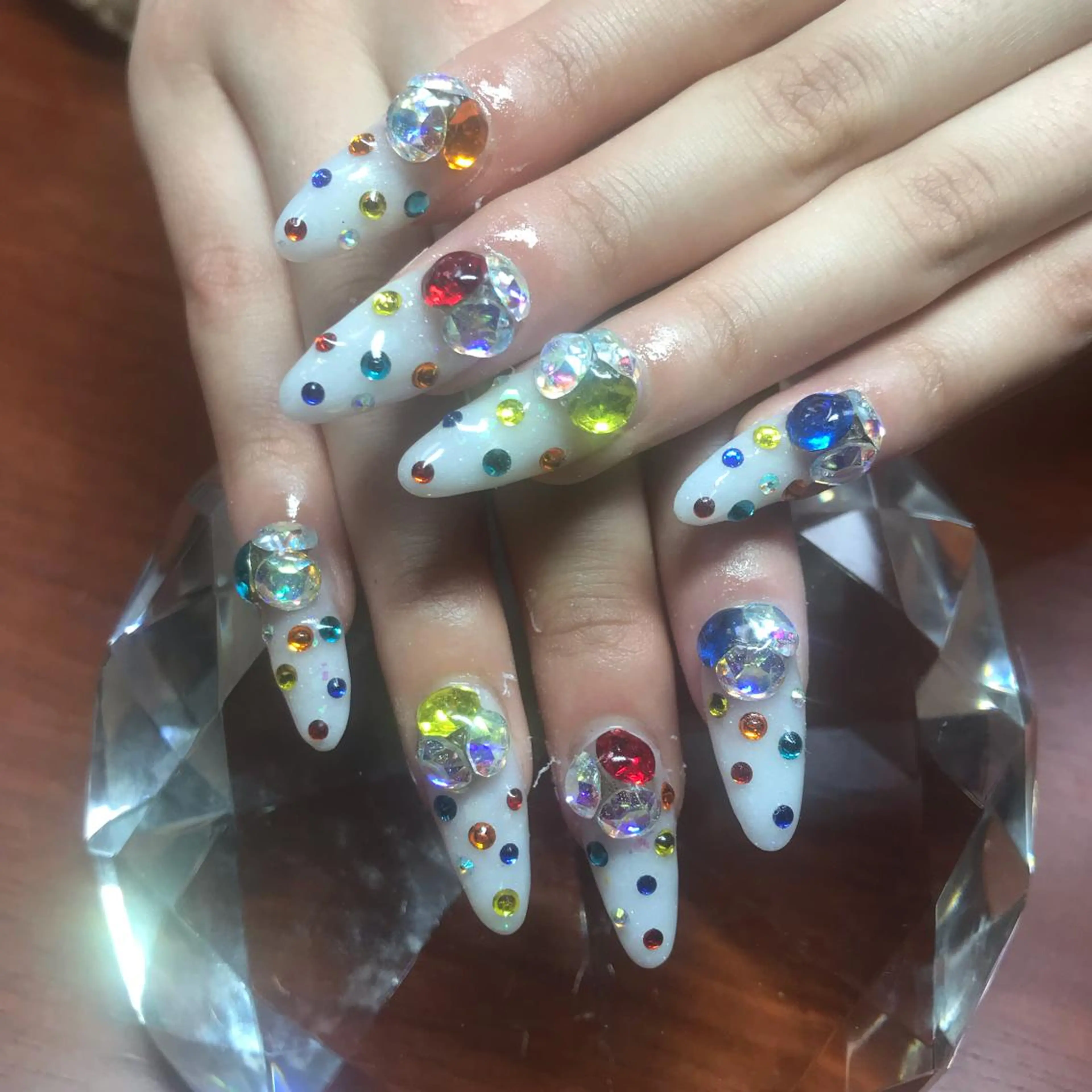 セミロング ネイル ストーンネイル ハンドネイル 《LB》ラブリエ Nail&eyeのマツエク・マツパデザイン