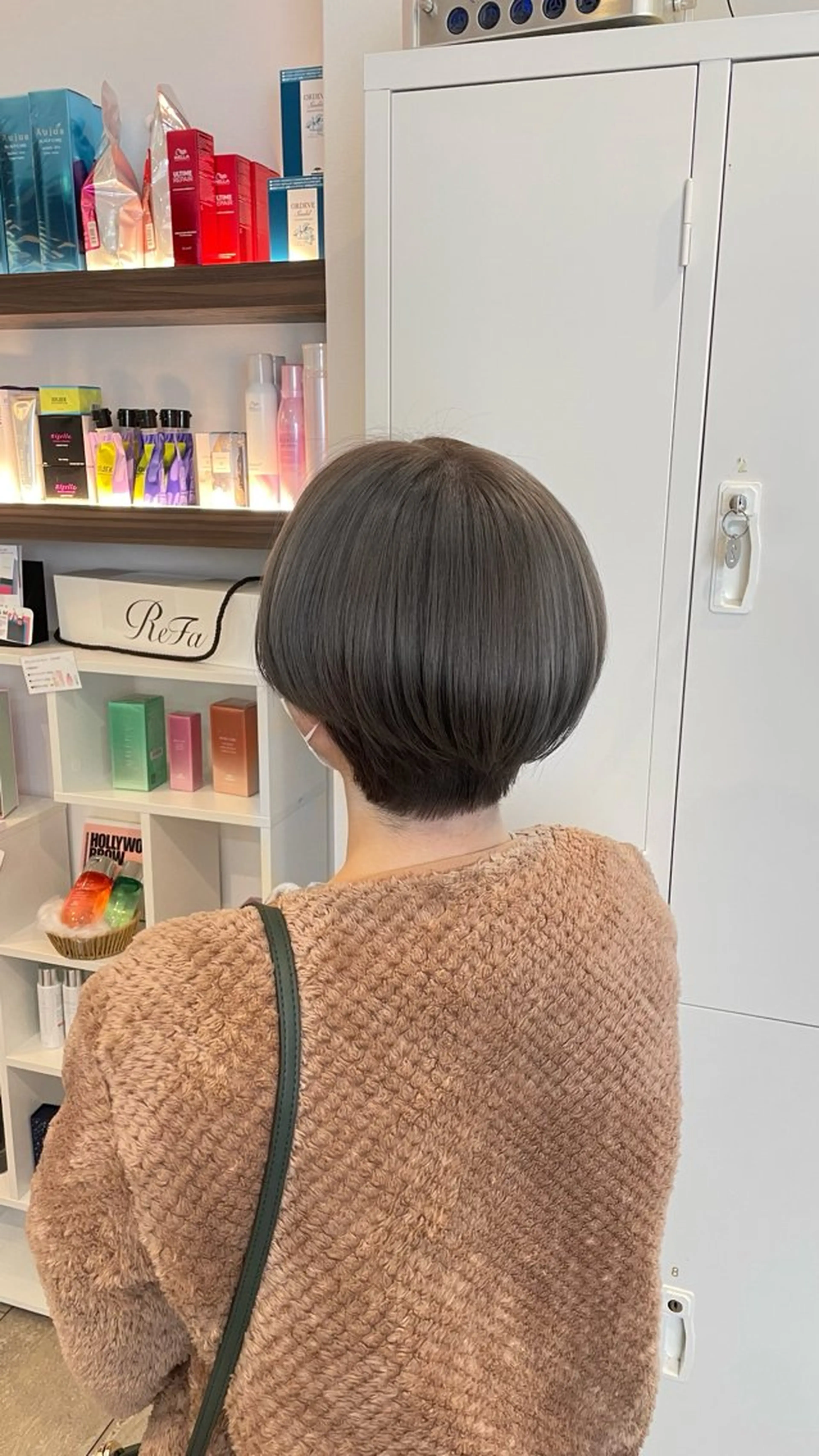カラー ブリーチ ダブルカラー グレージュ ブリーチなしカラー 川原 飛奈のヘアスタイル
