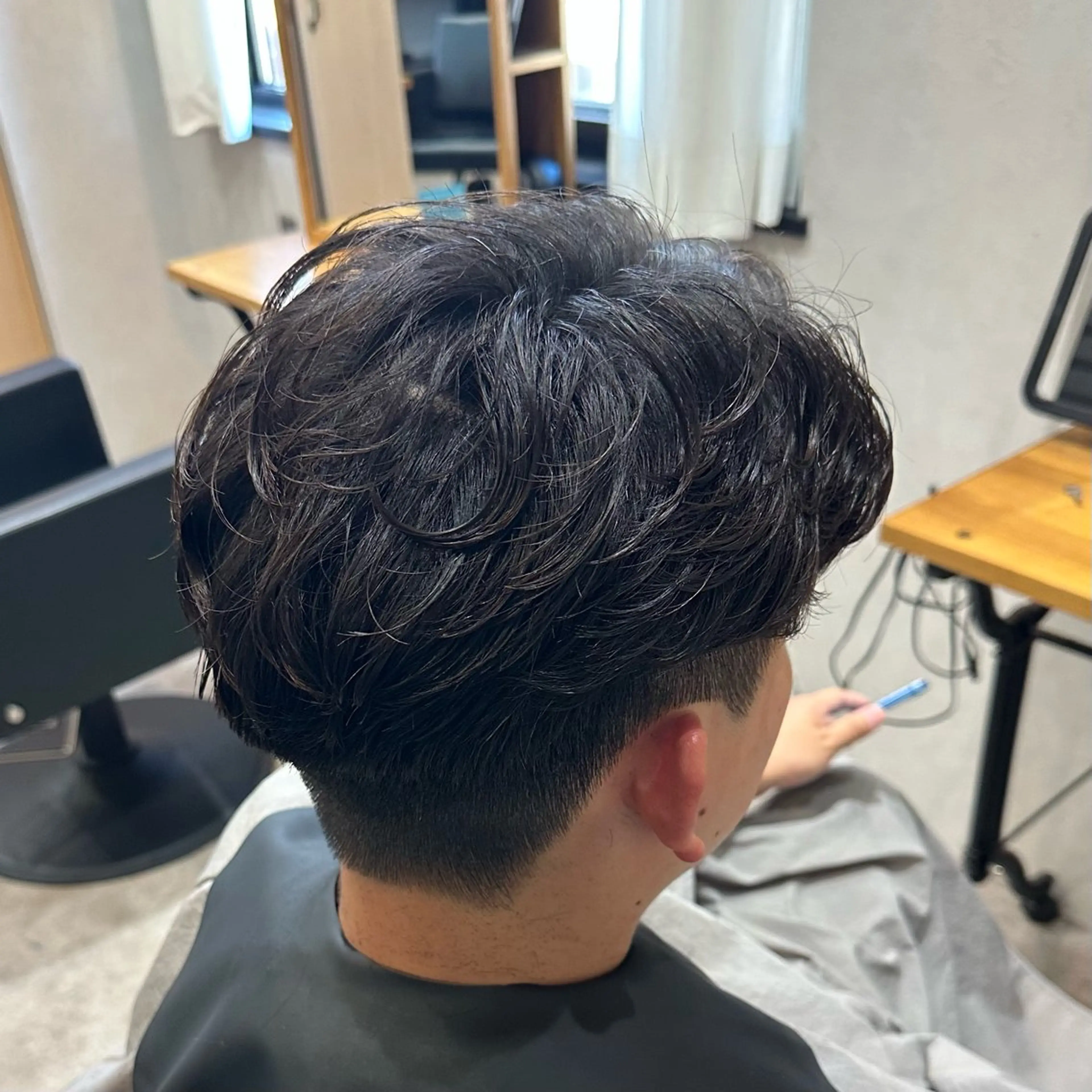 ショート パーマ メンズ 久保 歩夢のヘアスタイル