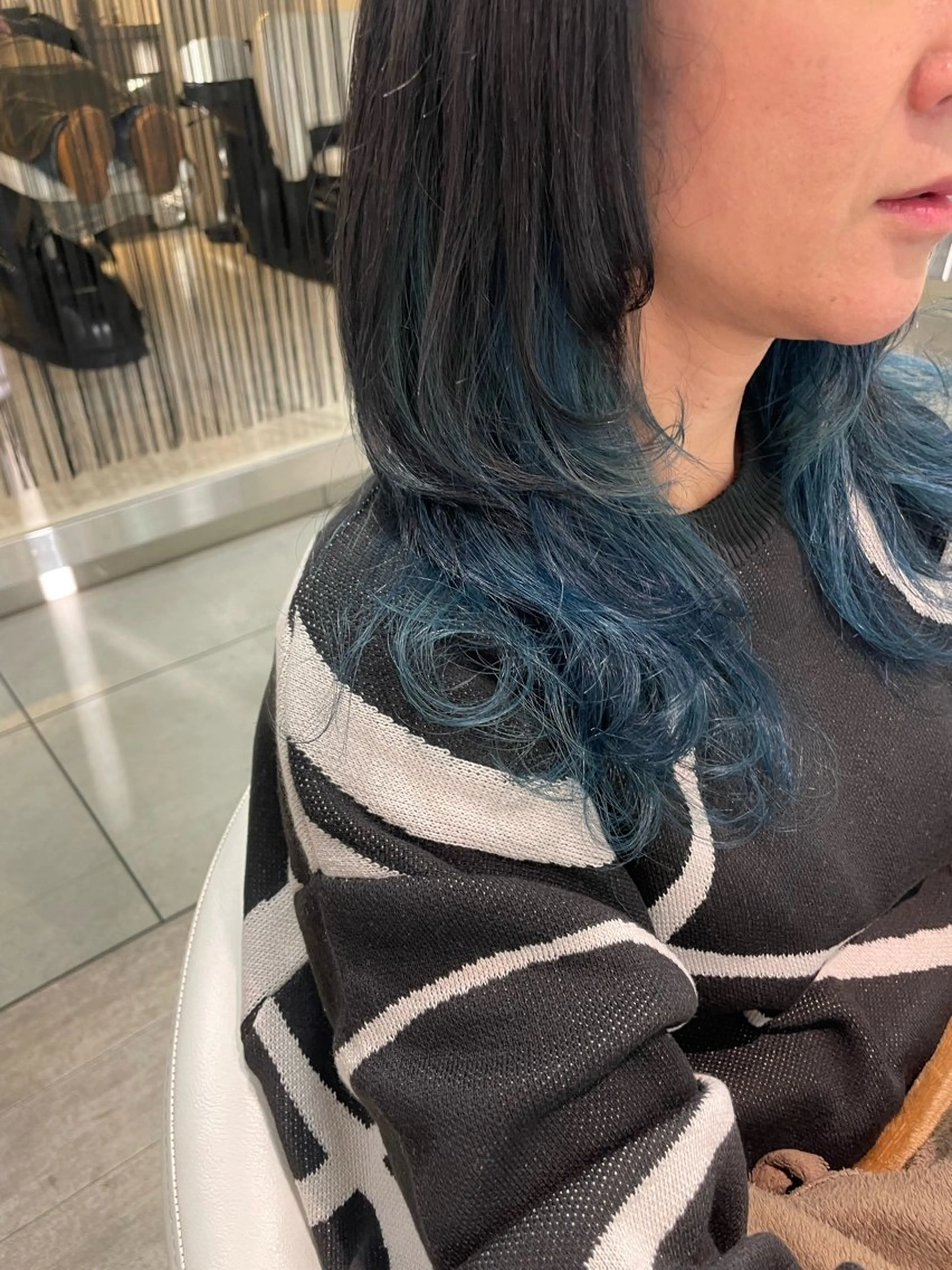 ロング カラー ブルーカラー グレージュ インナーカラー ヘアカラー 松佐 ゆかりのヘアスタイル