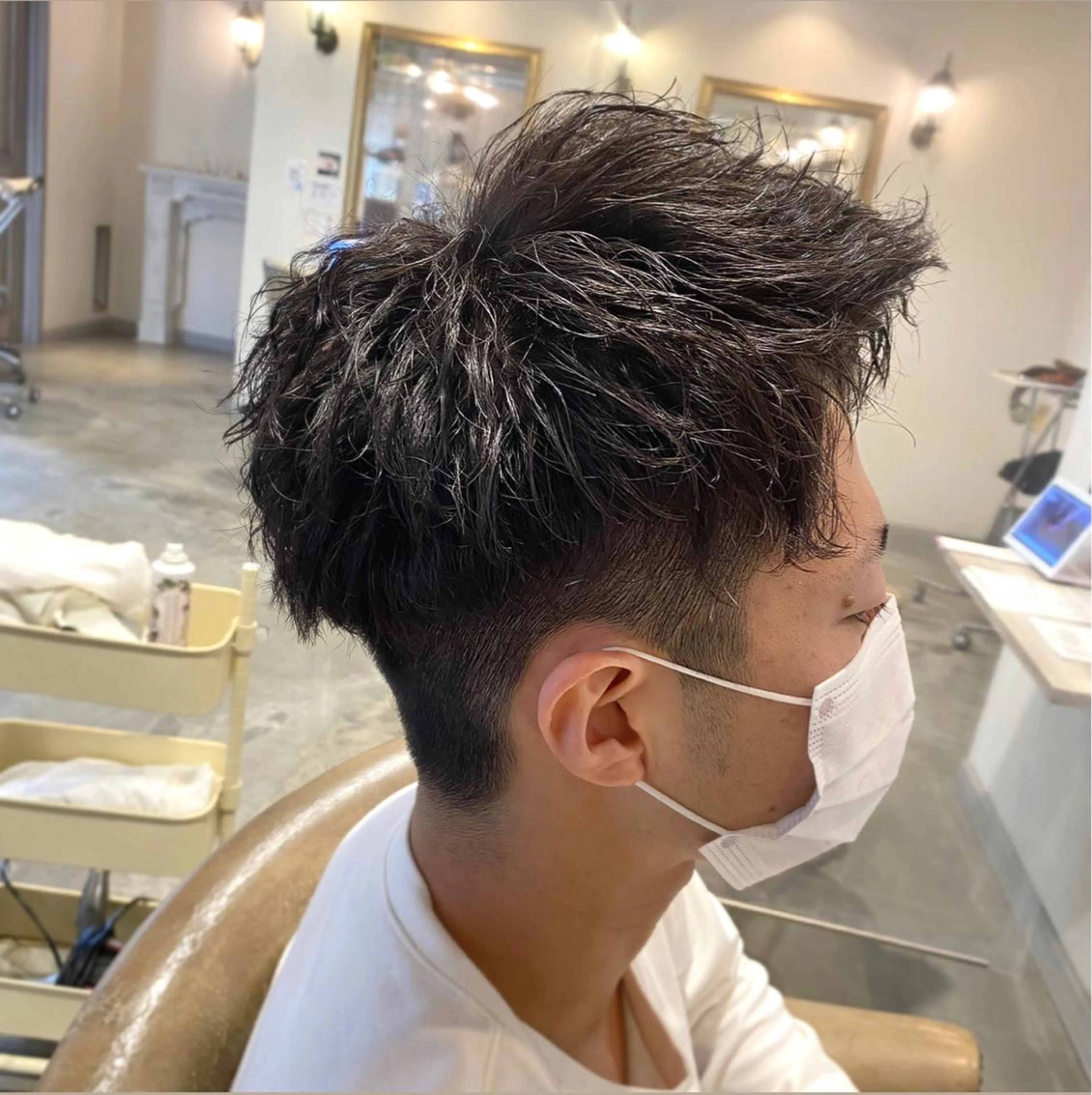ショート パーマ メンズ アップバング ショートヘア カット ヘアカラー パーマ トリートメント メンズパーマ 西條真治のヘアスタイル