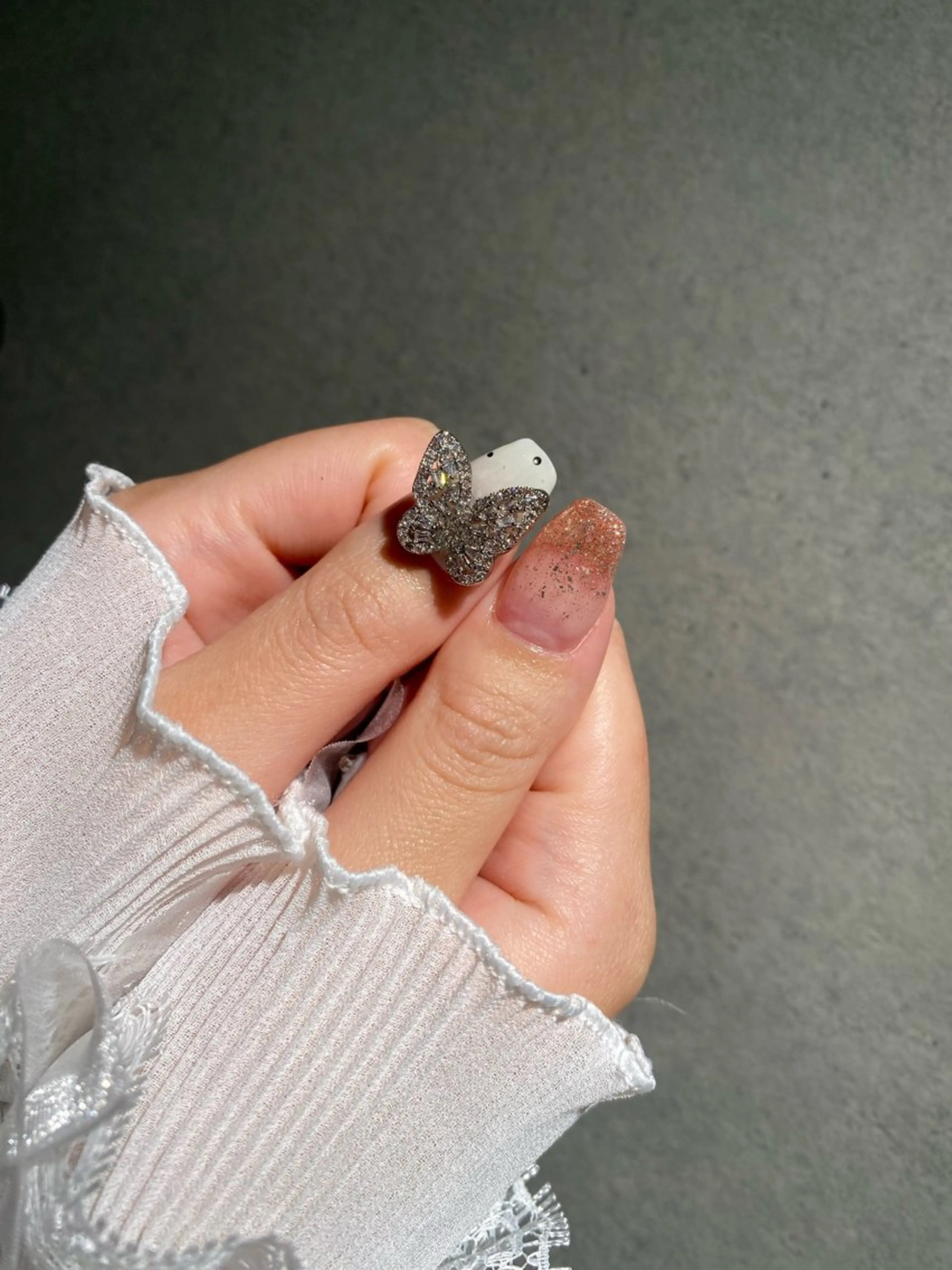 ネイル I-nailロング /ワンホン/キラキラのネイルデザイン