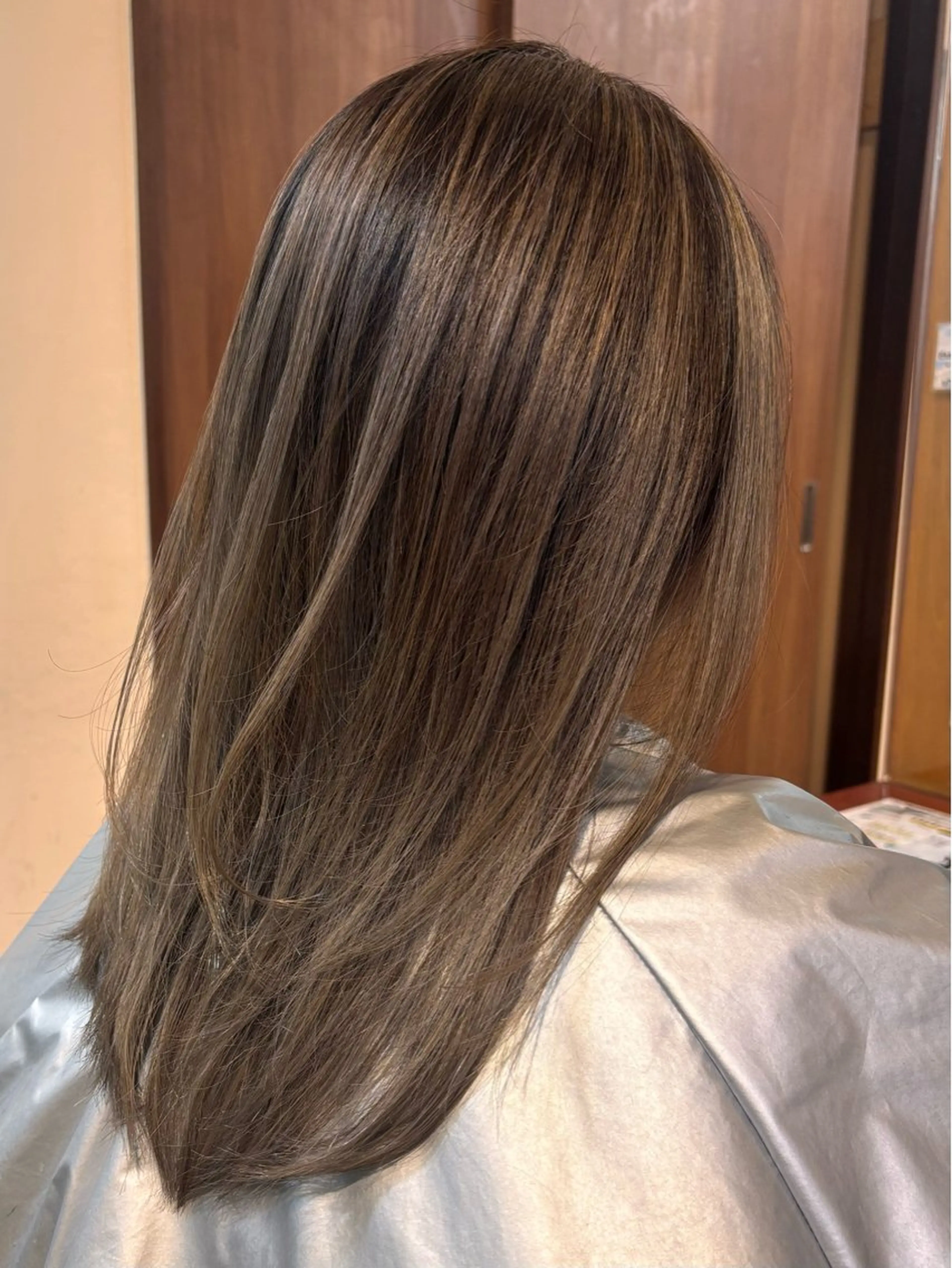 カラー バレイヤージュ カット ヘアカラー 奈良夏菜/レイヤー /バレイヤージュのヘアスタイル