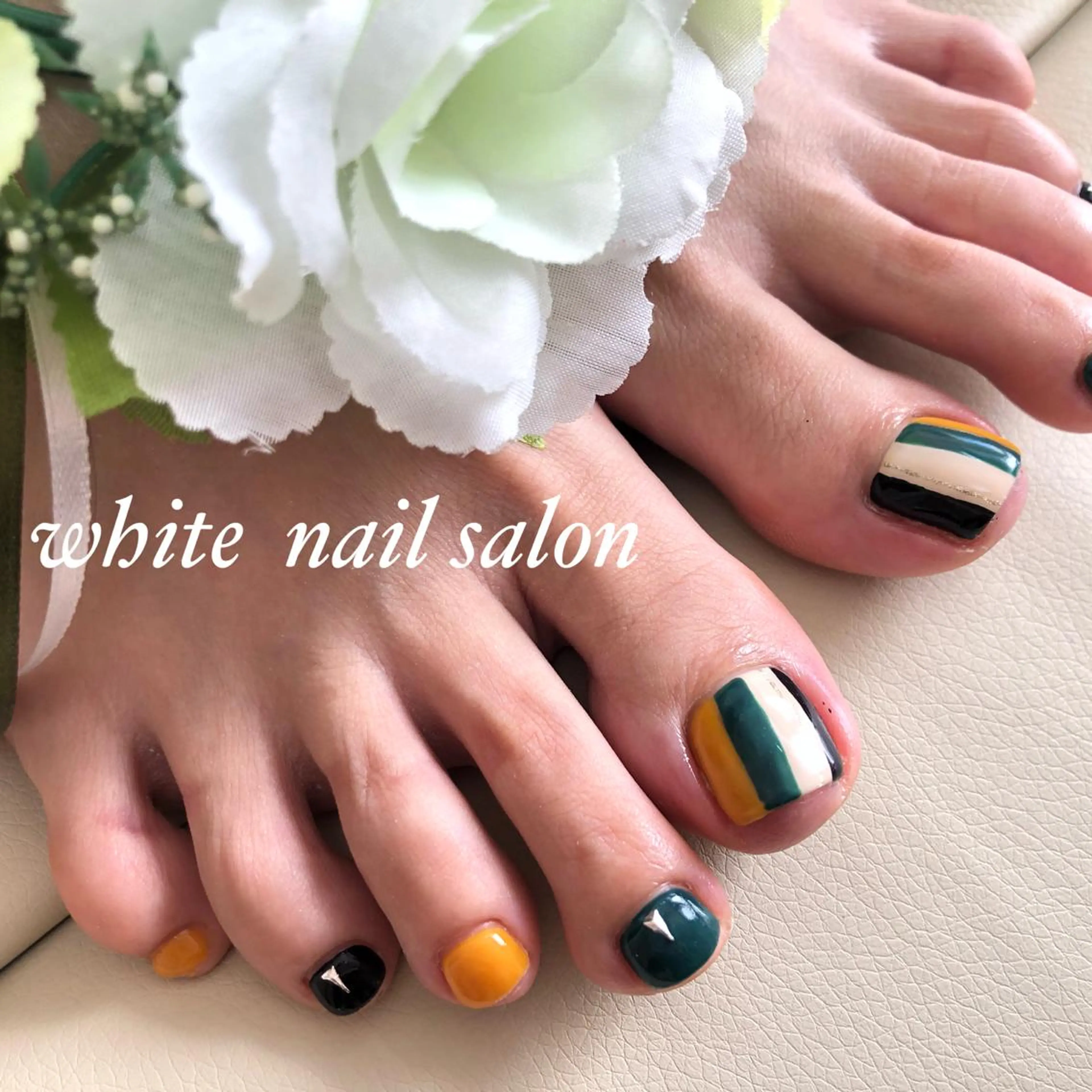 ネイル フットネイル ジェルネイル ハードジェル オフィスネイル スカルプネイル フットネイル white nail salonのネイルデザイン