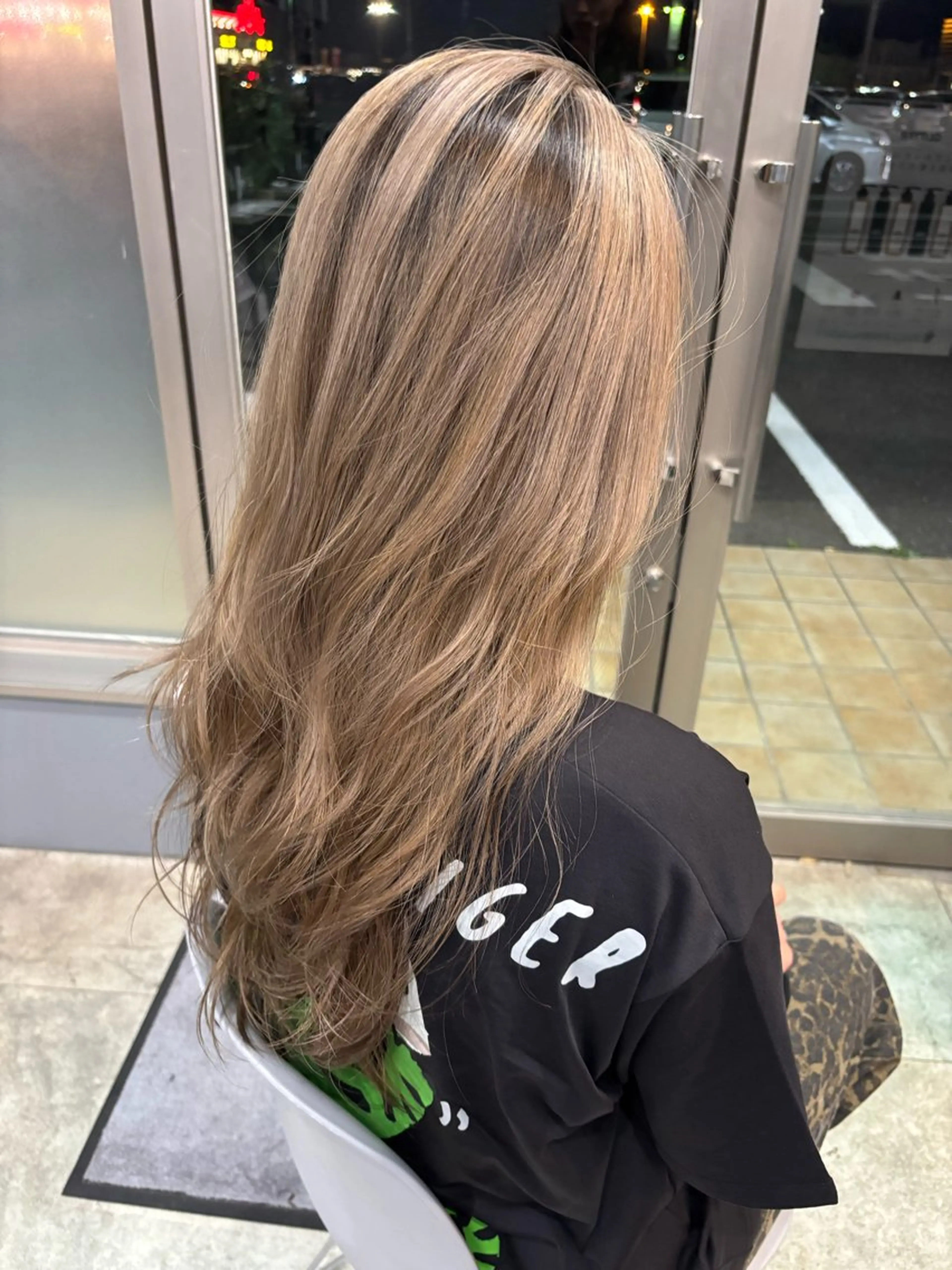 ロング レイヤーカット ヘアカラー ✂︎GLITTER ✂︎Yuu✂︎のヘアスタイル