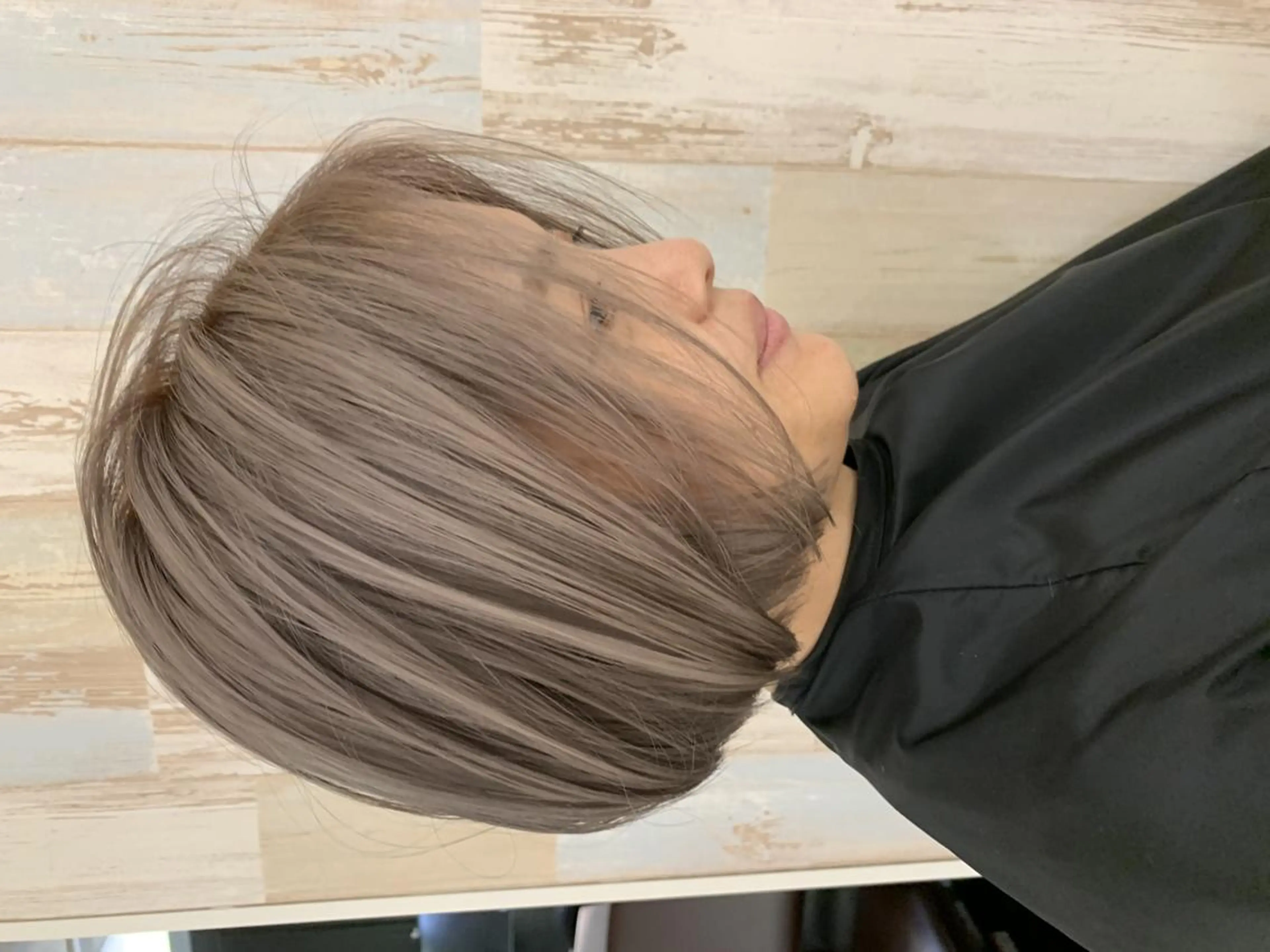 ミディアム 片山 果美のヘアスタイル