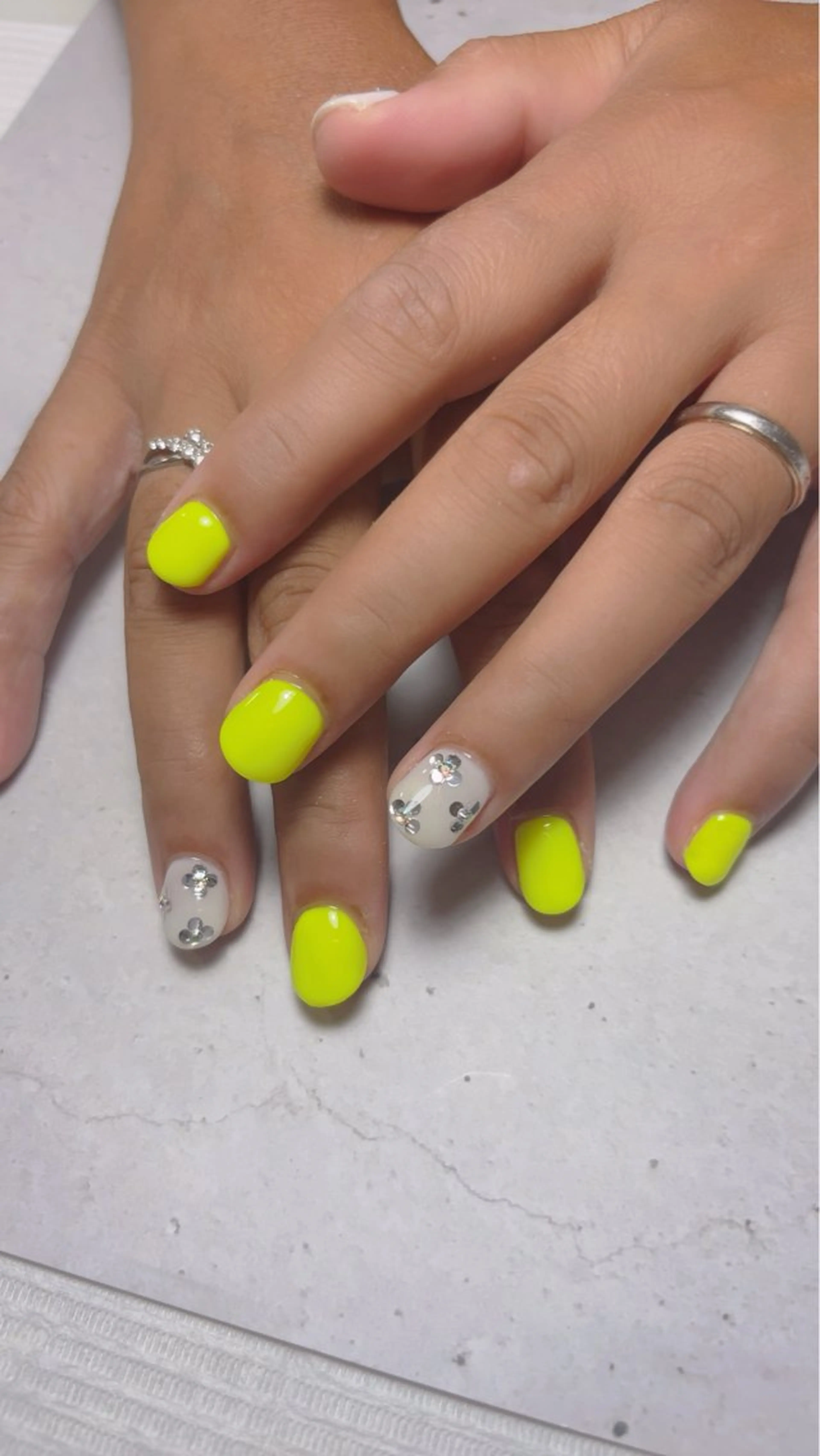 ネイル ハンドネイル ella nail AIのネイルデザイン