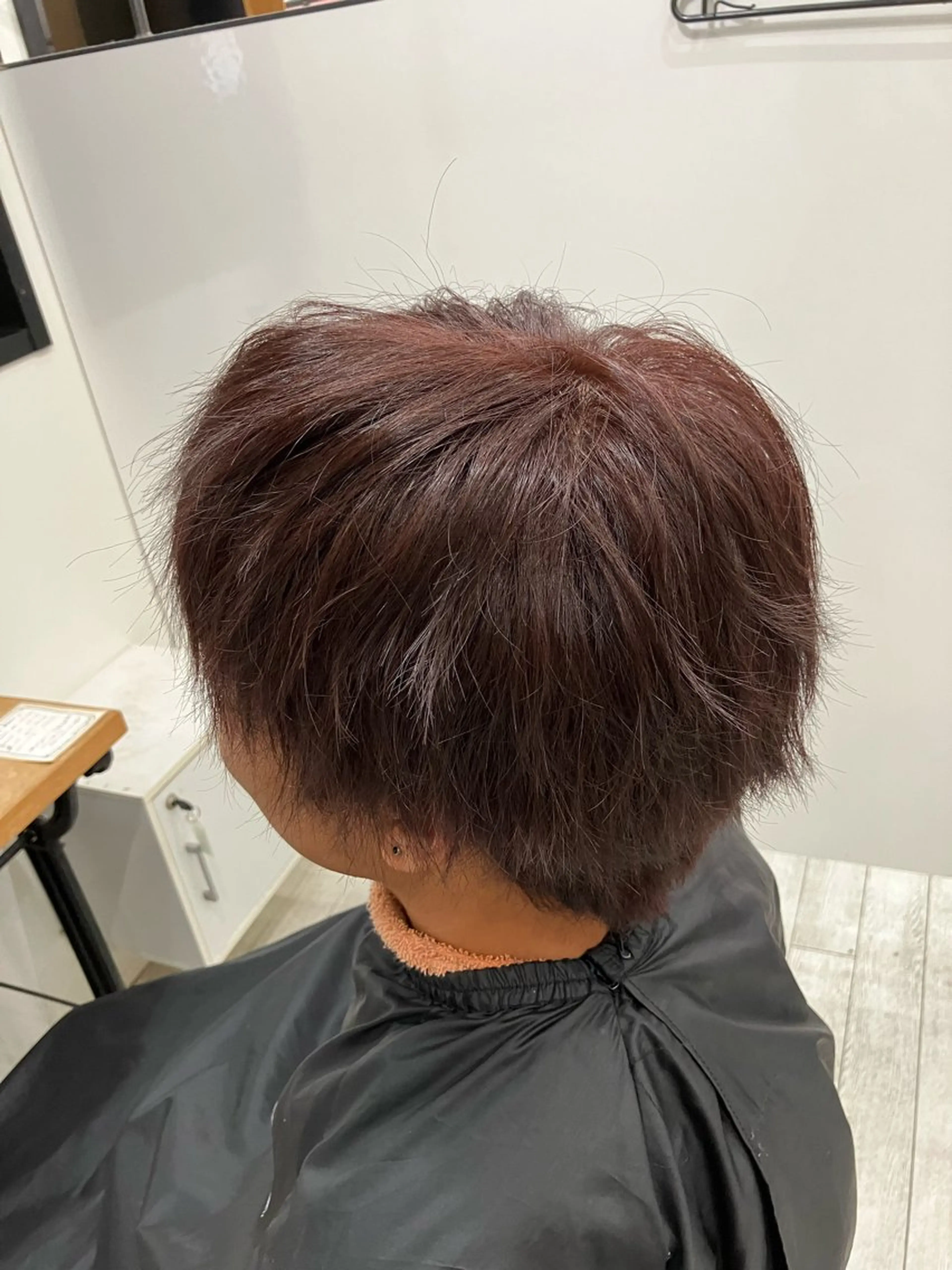 カラー ブリーチ ブリーチなしカラー 初めてでも安心🌿 吉澤インナーカラーのヘアスタイル