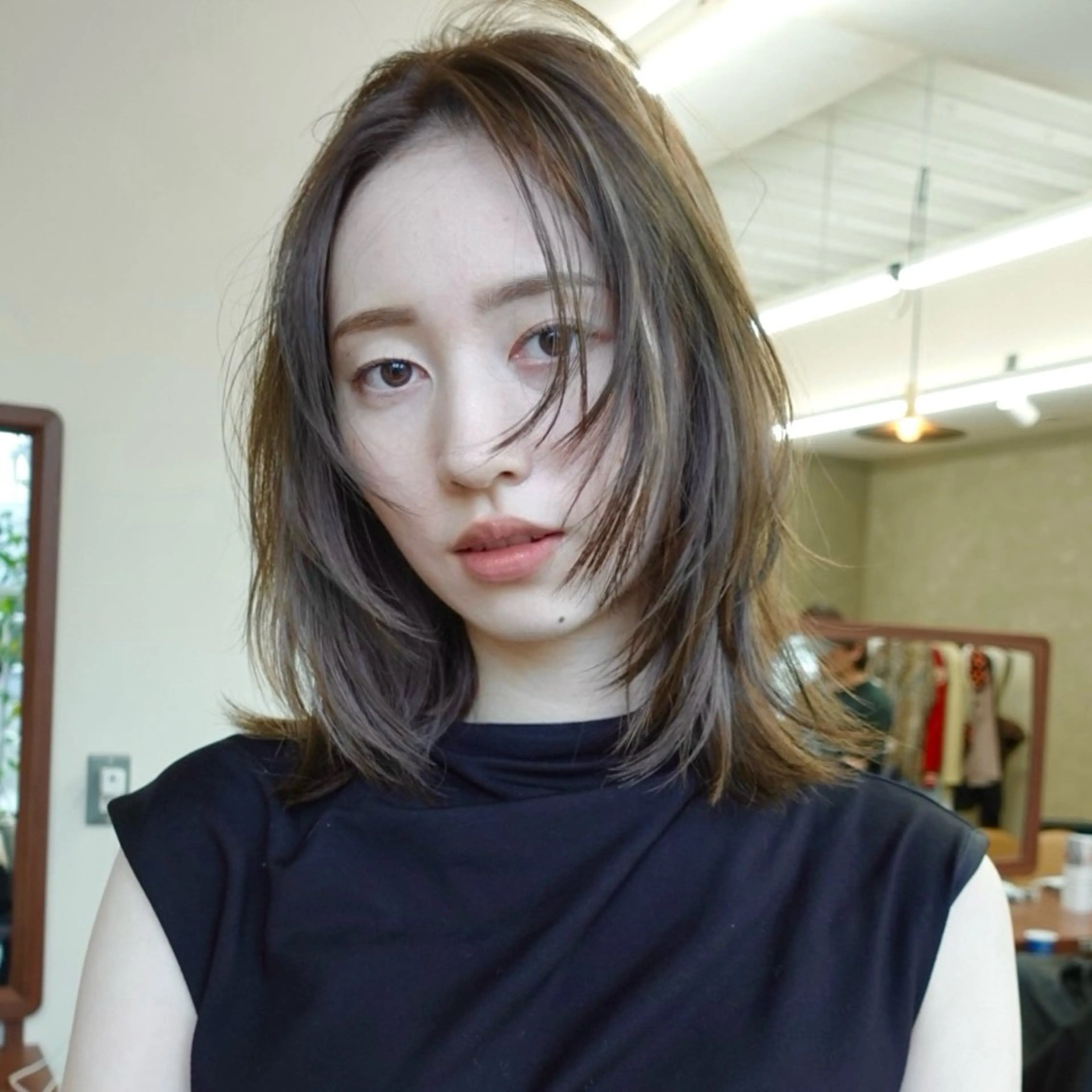 ミディアム カラー ブリーチ ブロンド ケアブリーチ 透明感カラー ダブルカラー レイヤー専門家 ダブルカラー修のヘアスタイル