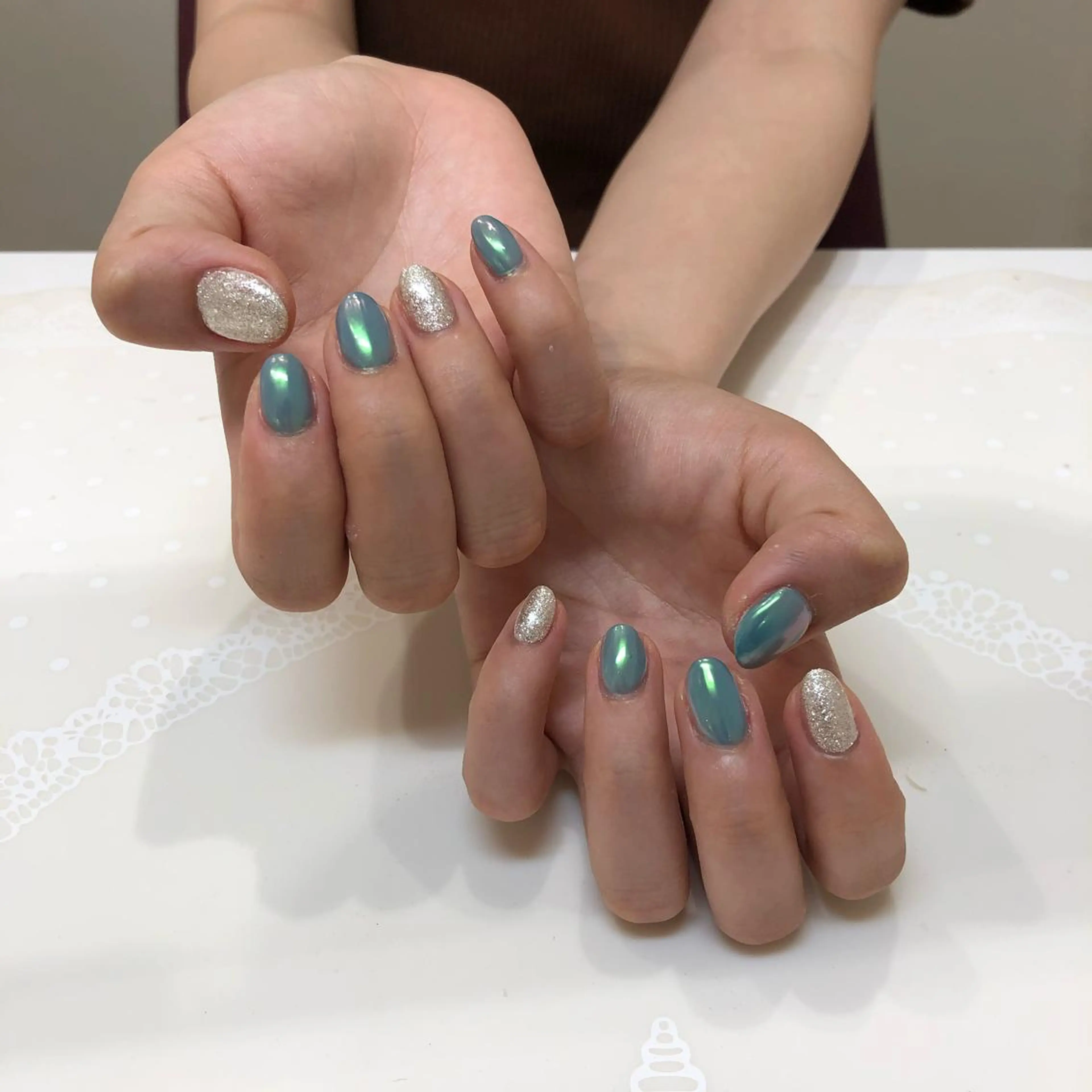 ネイル 椿森 美瑠紅の眉毛・アイブロウイメージ