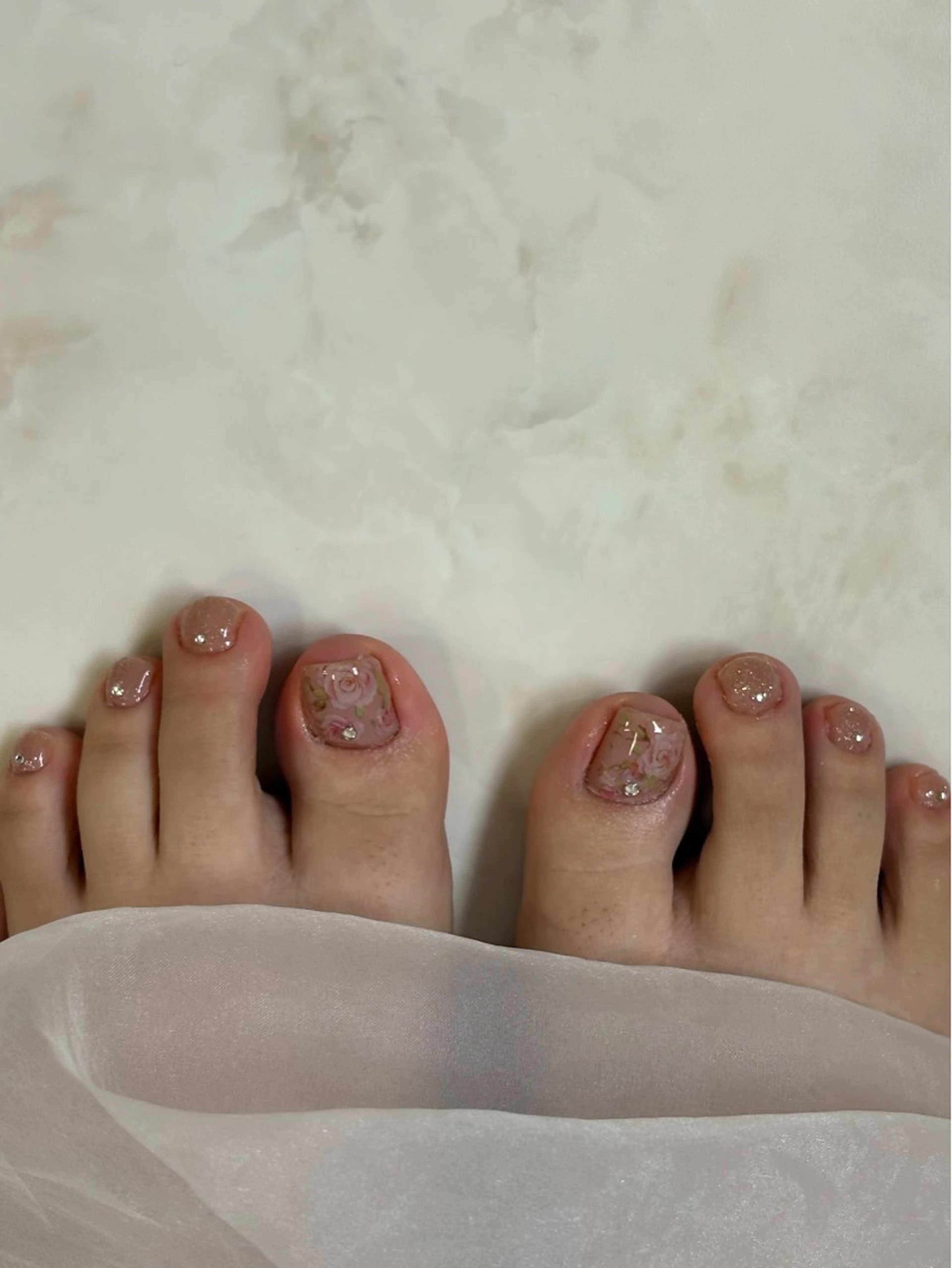 ネイル フットネイル moelie .のネイルデザイン