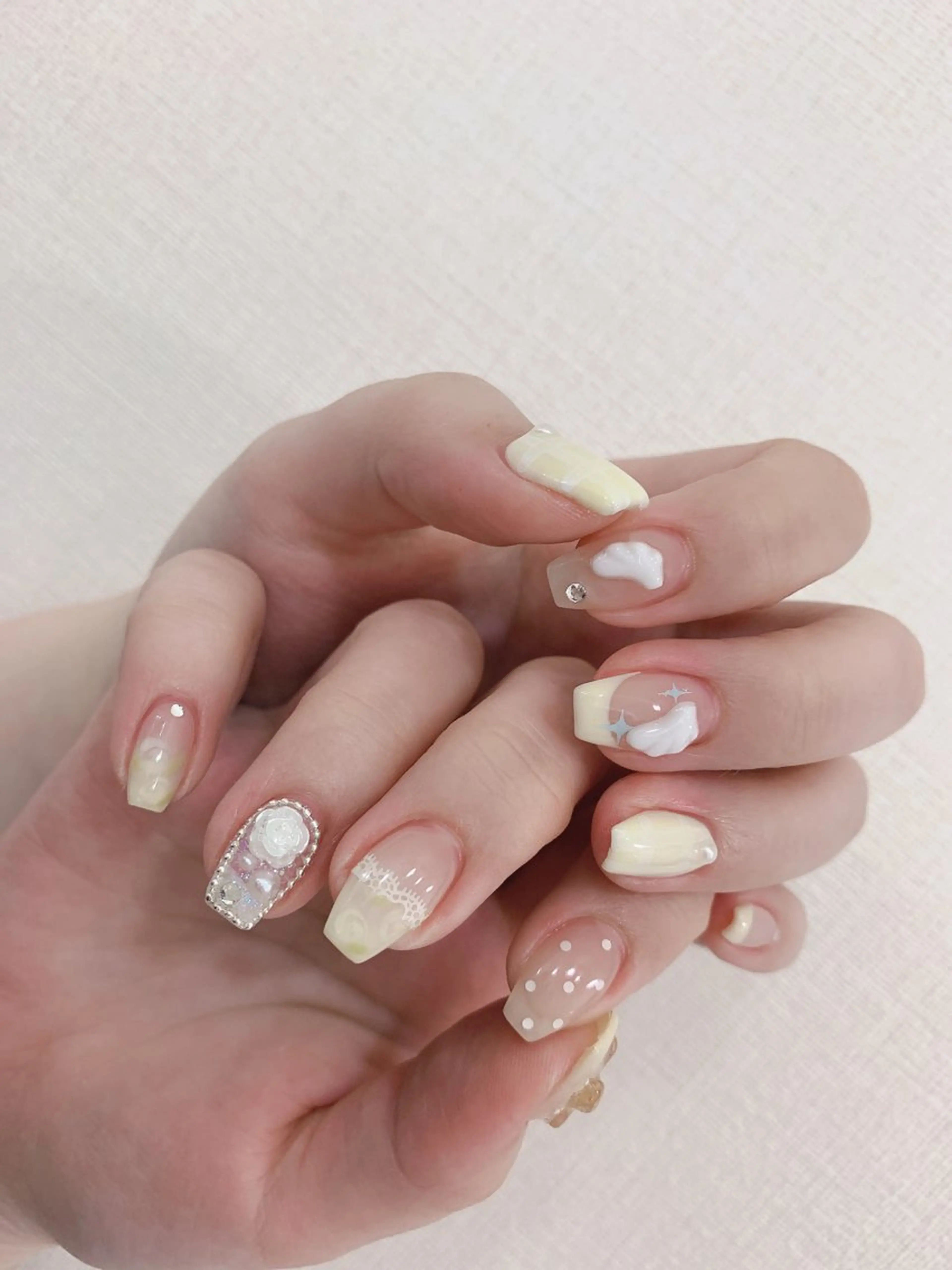 ネイル 韓国ネイル マグネットネイル 春ネイル ワンホンネイル ハンドネイル Rainbow Nailのネイルデザイン