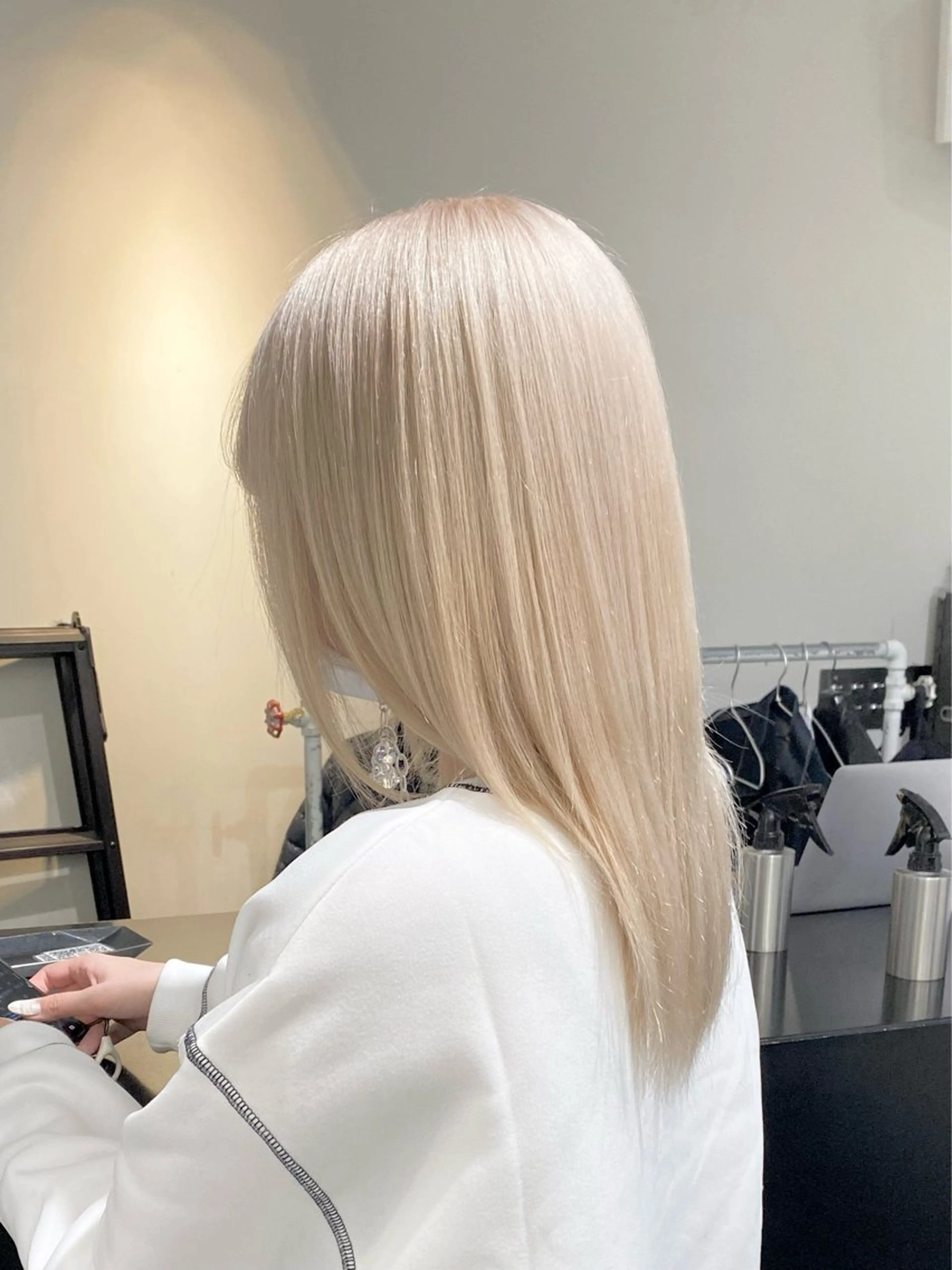 ロング カラー アッシュ ベージュカラー ブリーチ ケアブリーチ ダブルカラー カット ヘアカラー トリートメント ブリーチ　ハイトーン 特化🌈フジタハルキのヘアスタイル