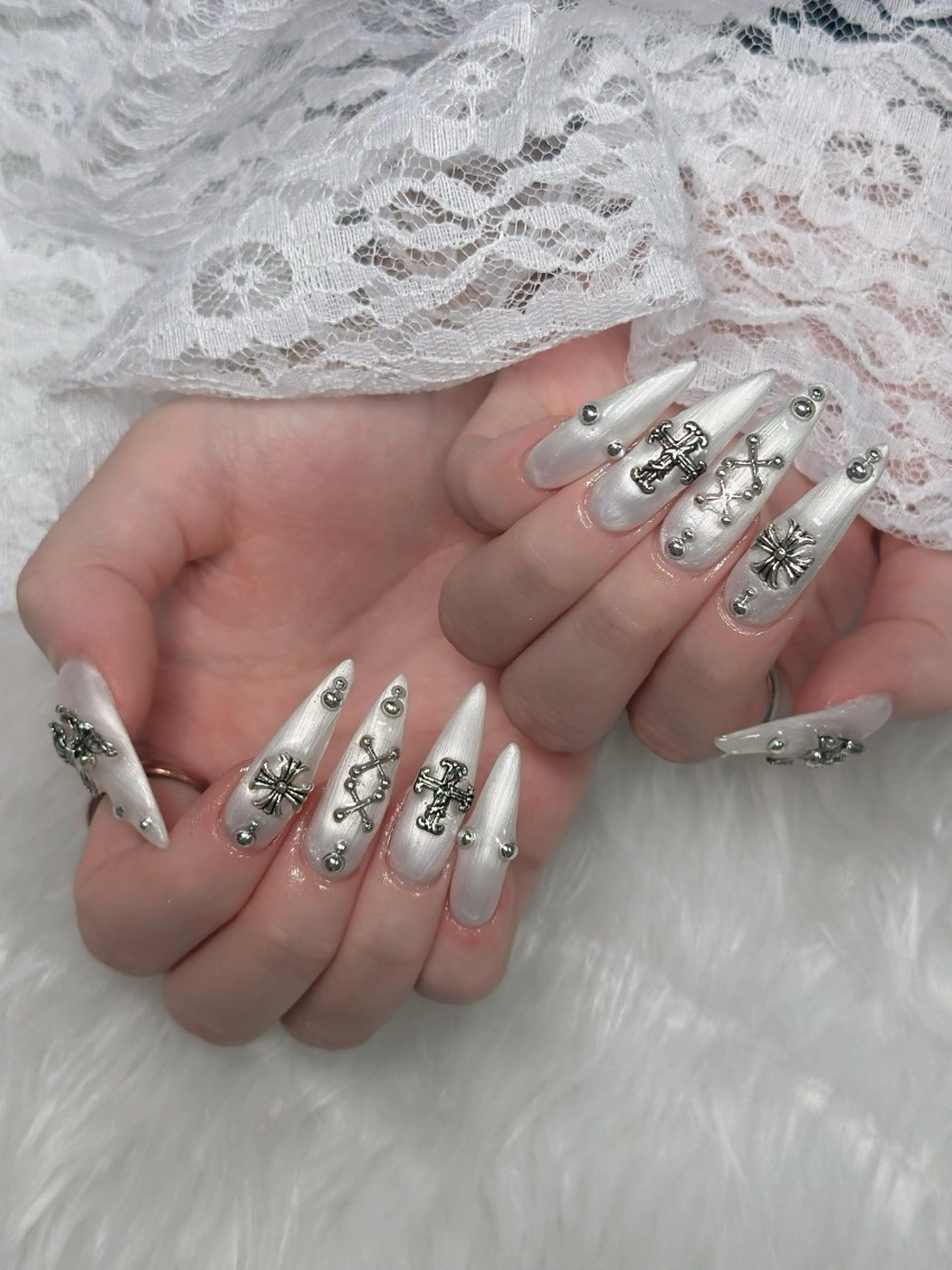 ネイル フレンチネイル ジェルネイル ガラスフレンチ ハロウィン ハート H.baby Nail Salonのネイルデザイン