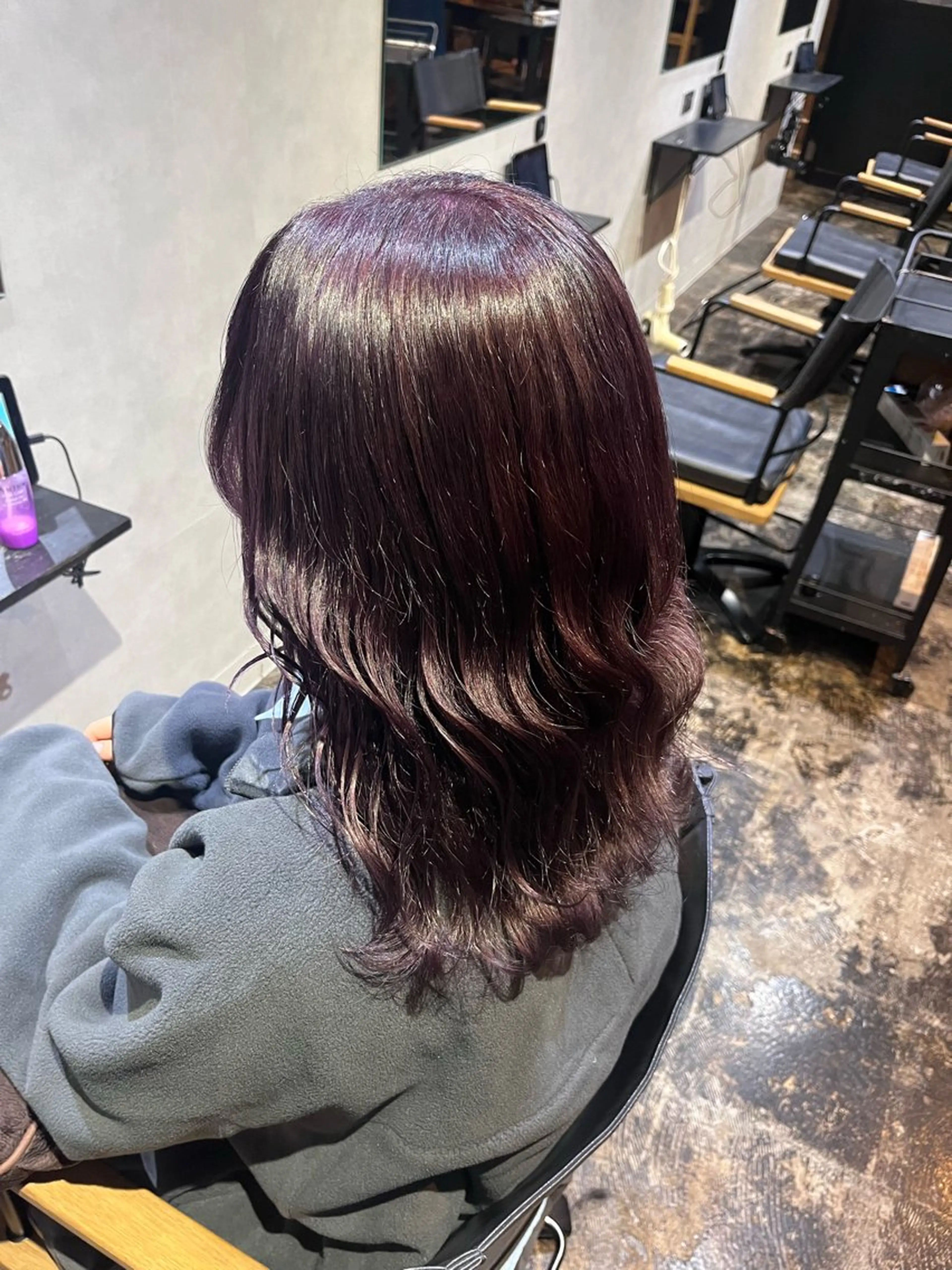 ミディアム カラー ブリーチ ダブルカラー ブリーチなしカラー バイオレットカラー 縮毛矯正 ヘアカラー 透明感カラー/パーマ 🌀アオノのヘアスタイル