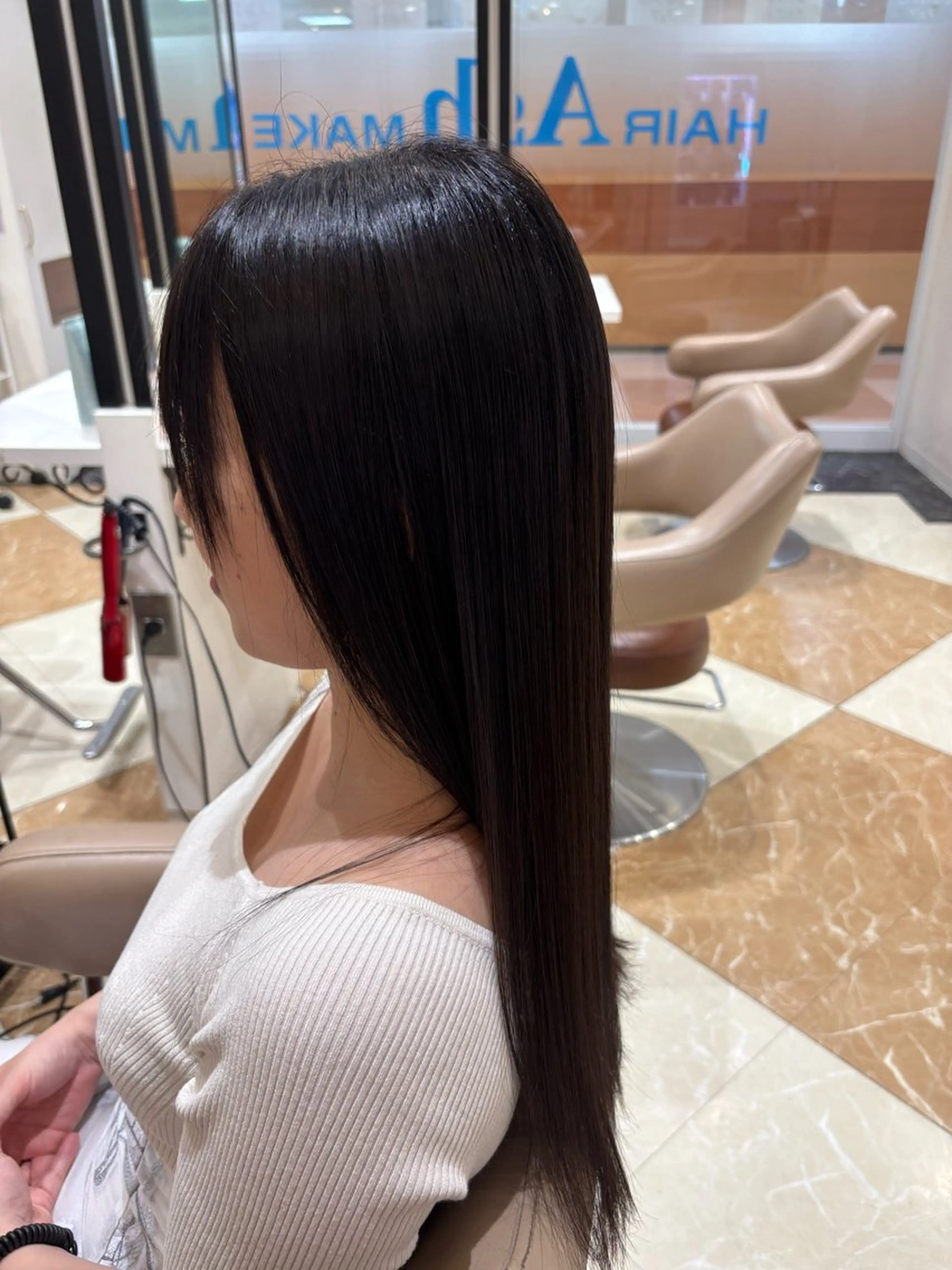 セミロング パーマ 髪質改善特化 赤塚雄輝のヘアスタイル