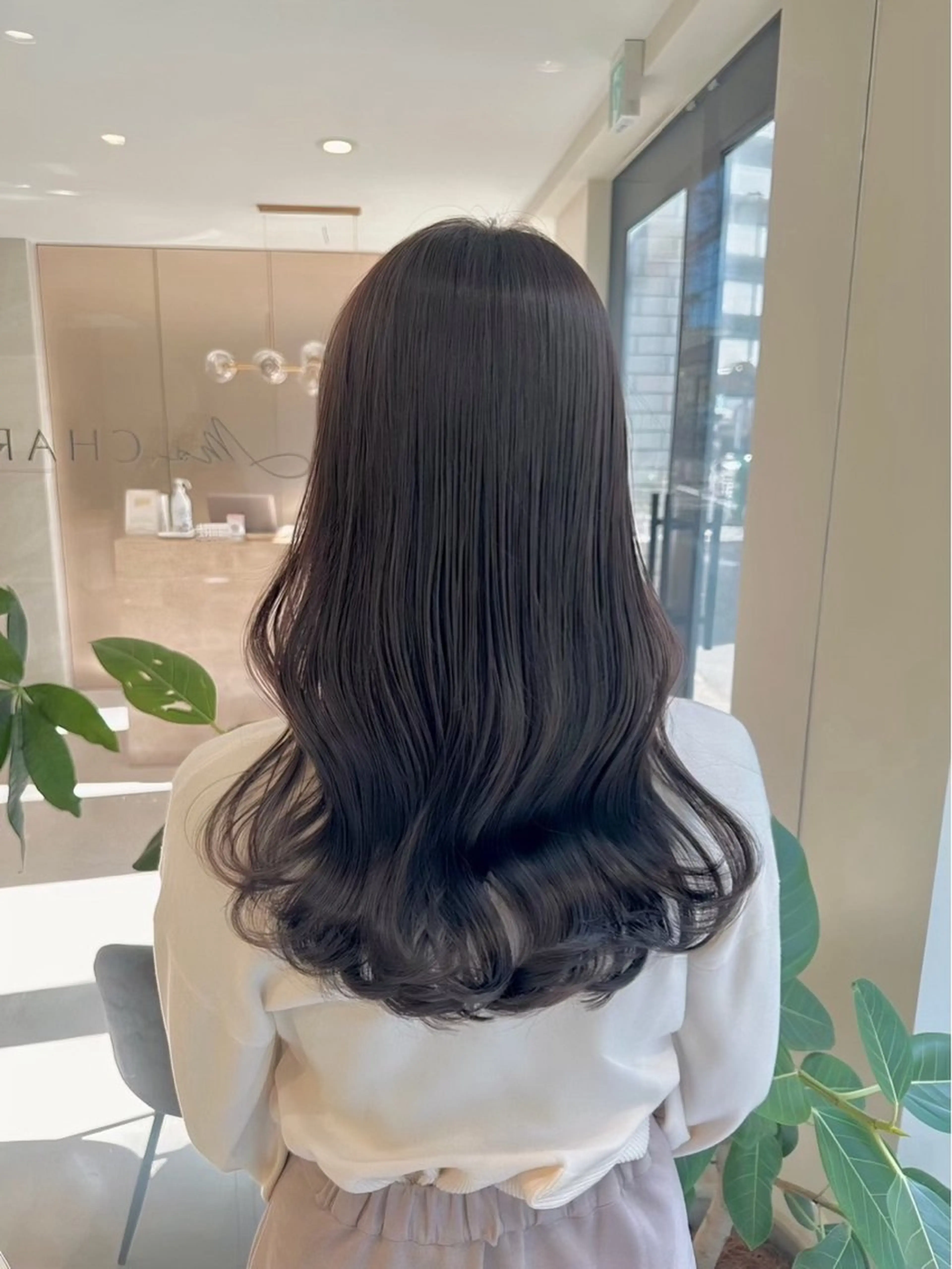 ロング 似合わせカット 小顔カット 縮毛矯正 カット ヘアカラー 1日1名様限定 予約可能のヘアスタイル