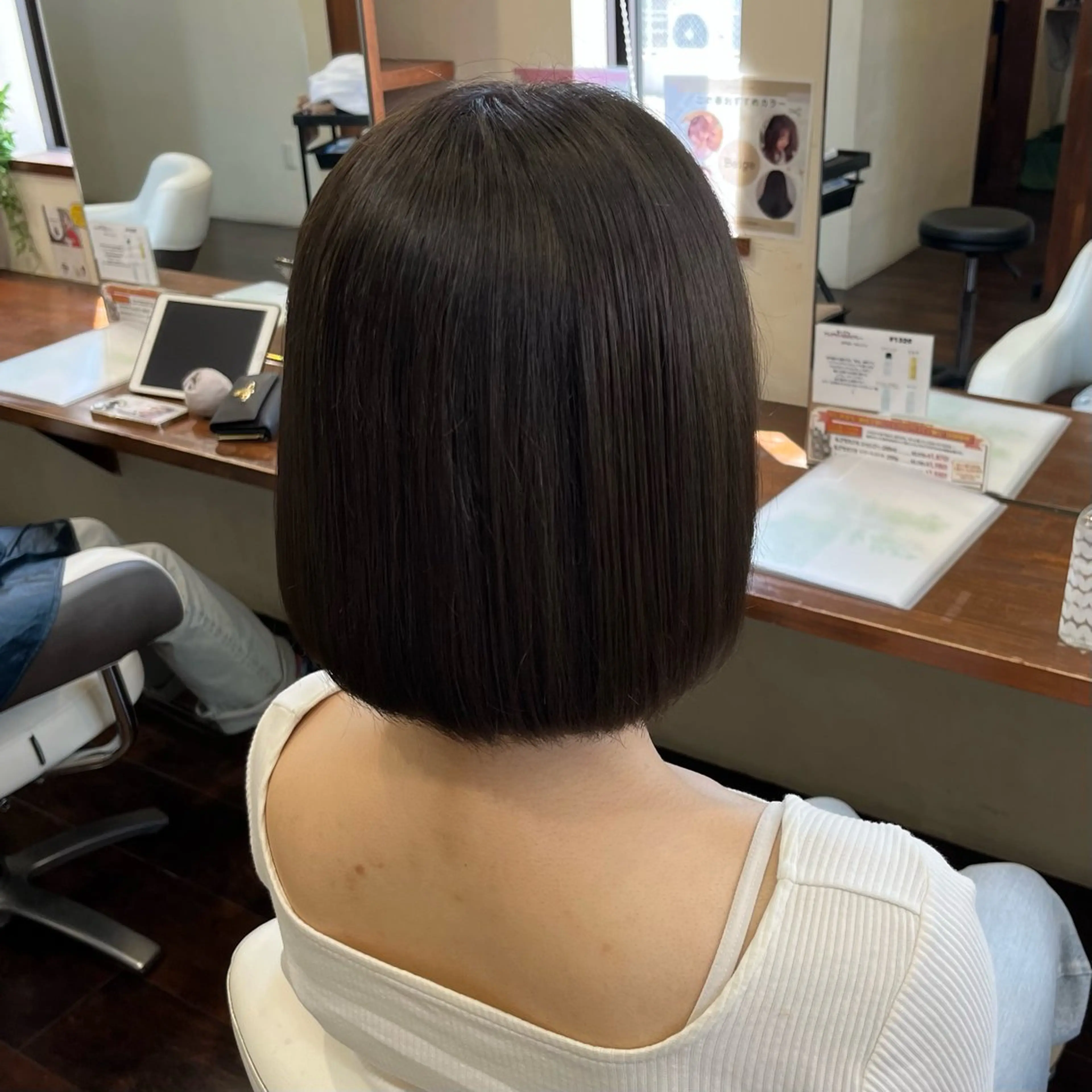 カラー ルプラボウ 鈴木 莉菜のヘアスタイル