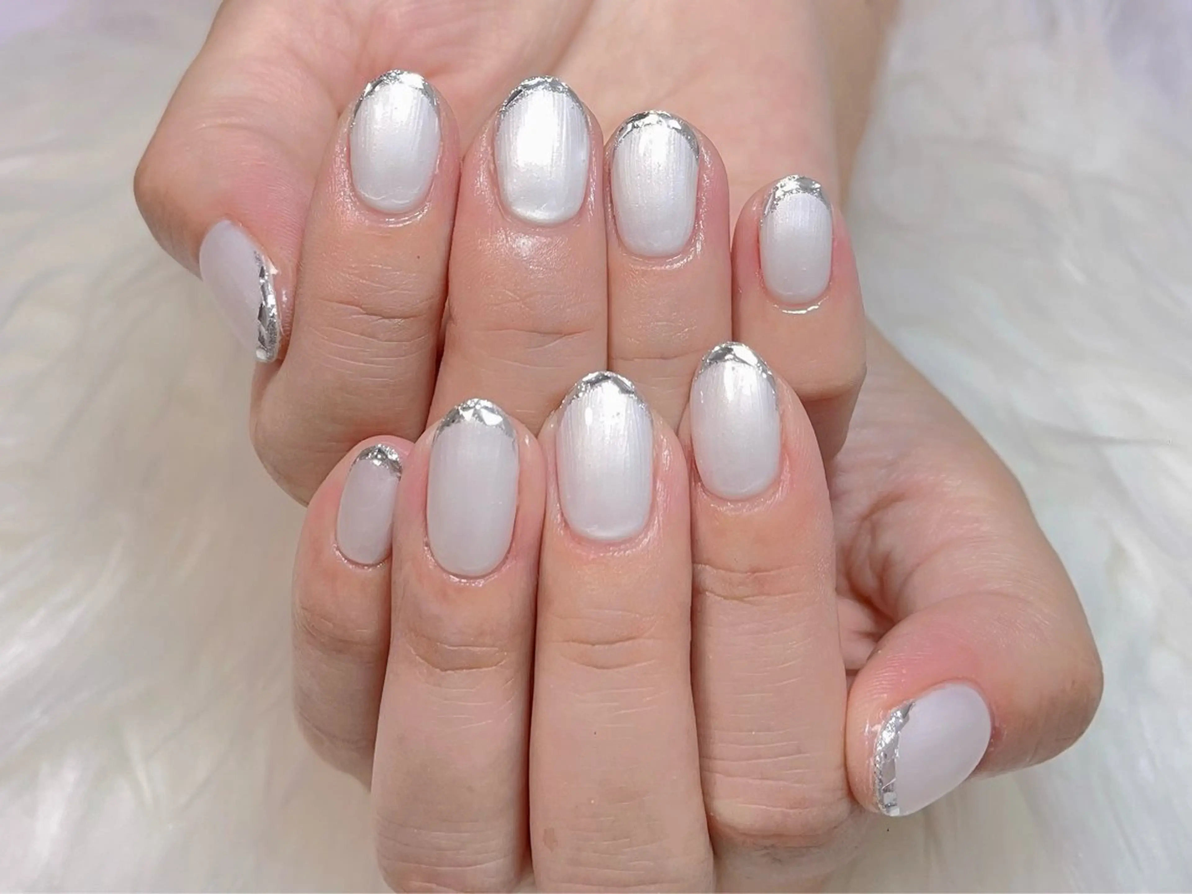 ネイル フレンチネイル ガラスフレンチ シンプルネイル 西野 カナのネイルデザイン