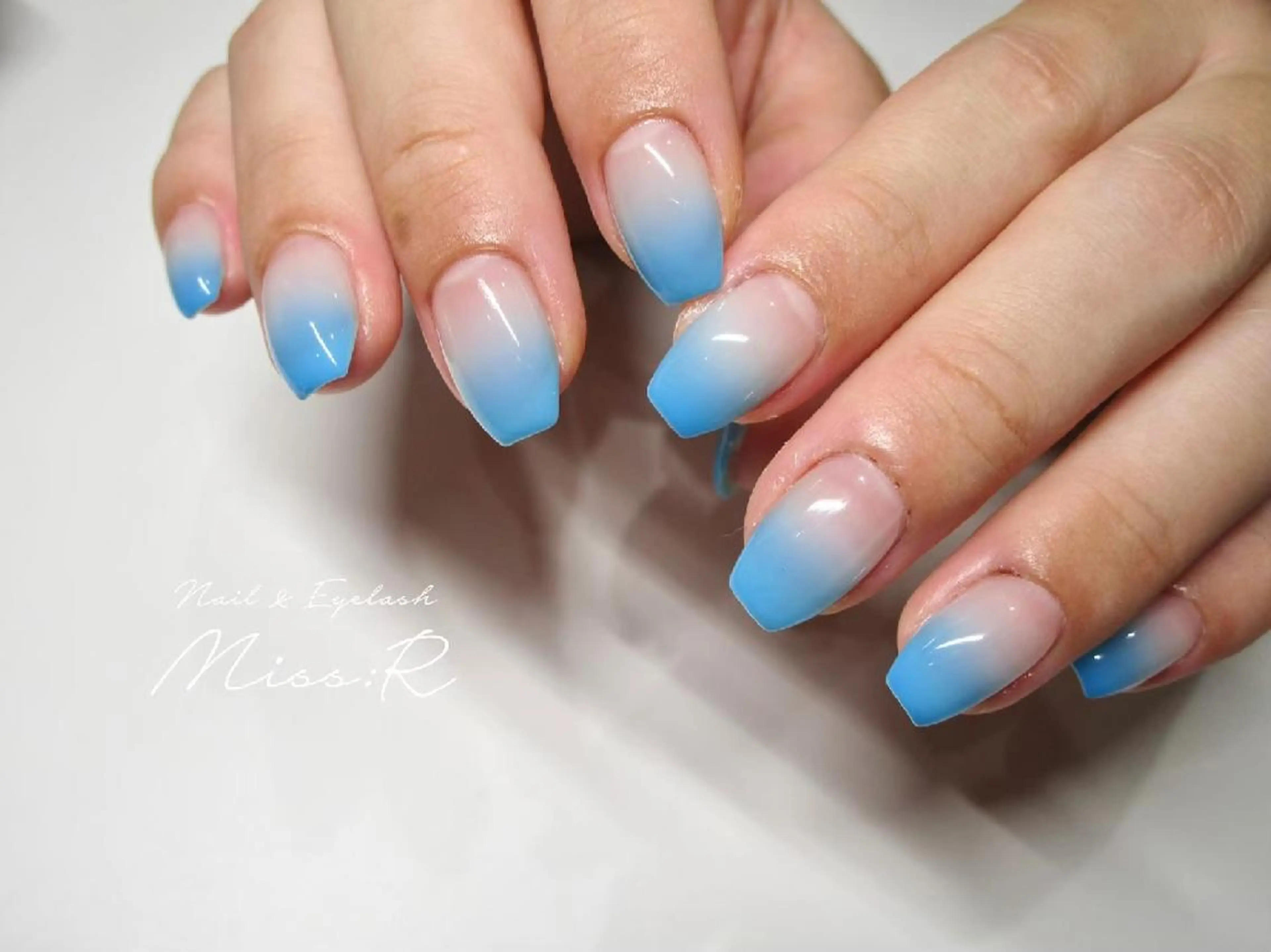 【オフ無し】ハンド グラデーションの写真