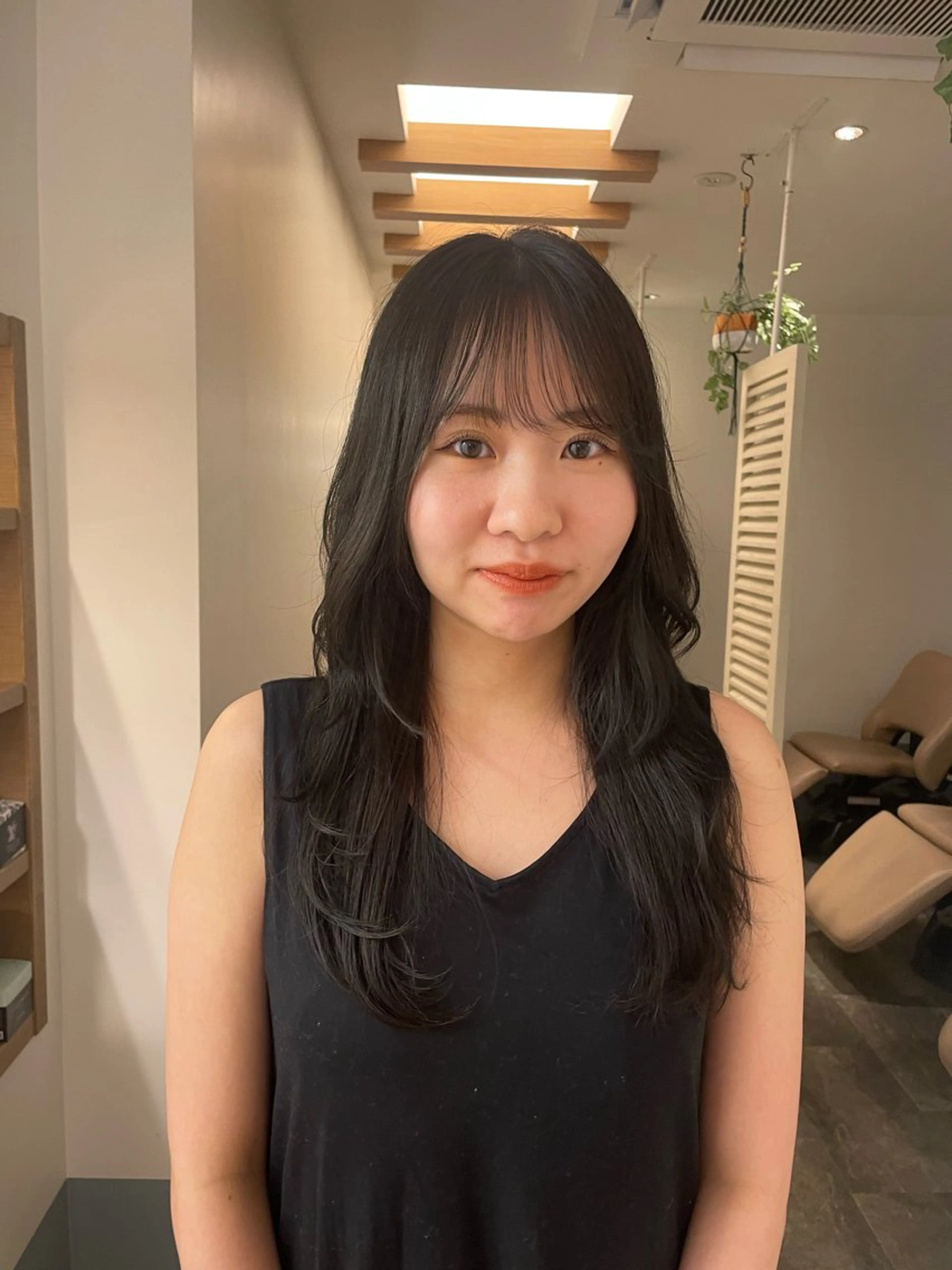 ロング カラー 透明感カラー リカ/ハイトーン ・オリーブ🍀のヘアスタイル