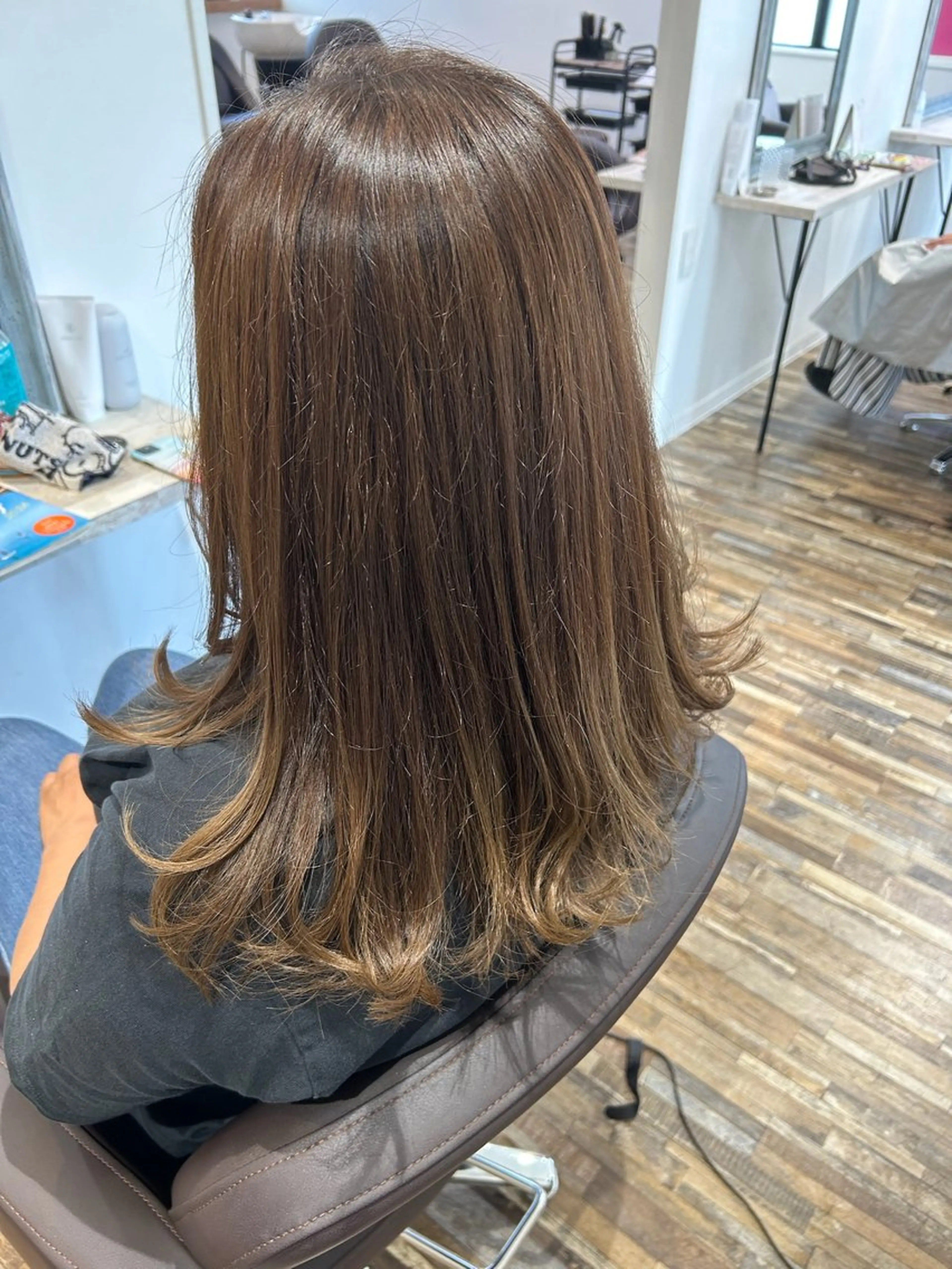 セミロング 高木 瑶子のヘアスタイル