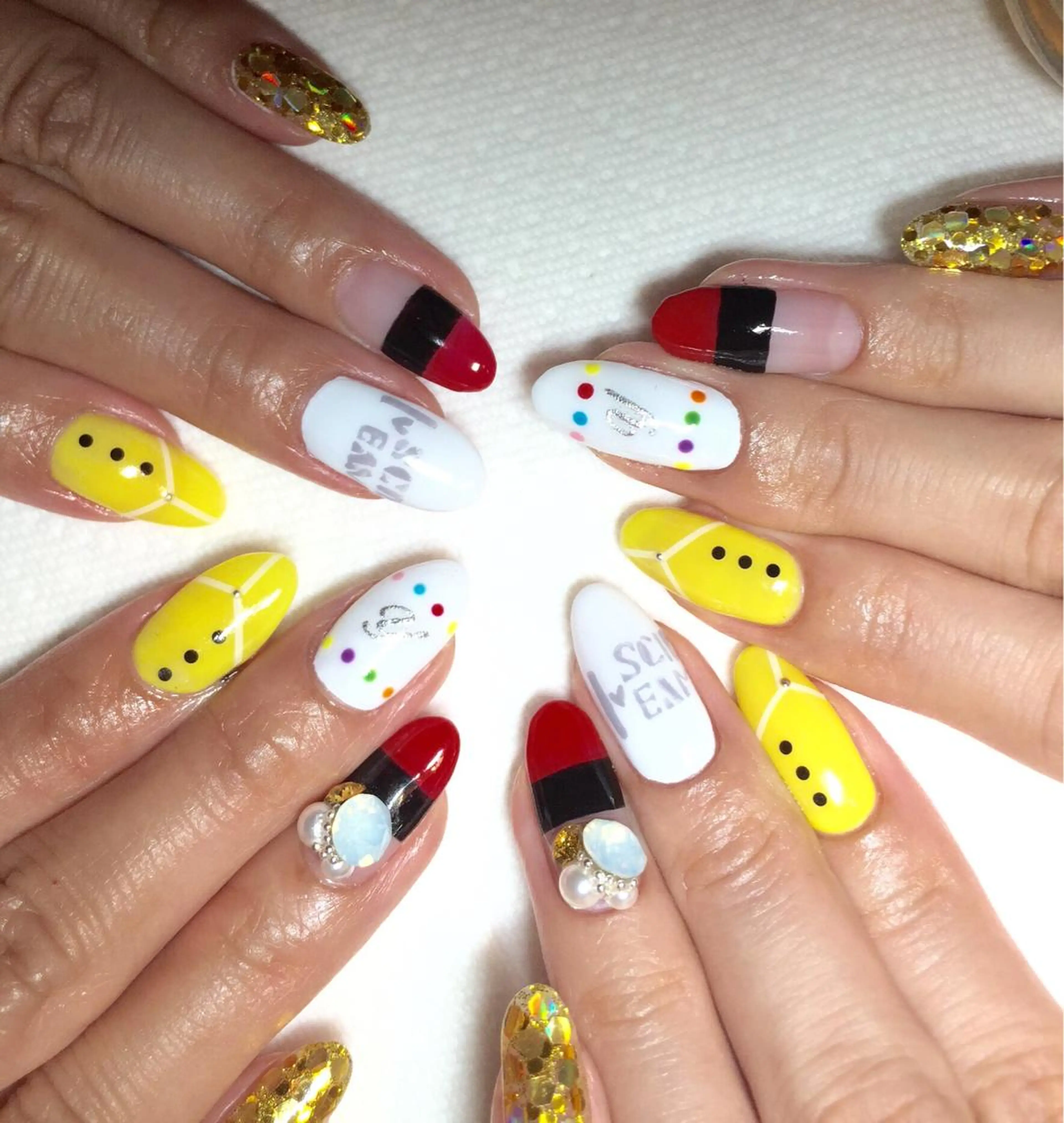 ネイル アートネイル ストーンネイル フィルイン／自爪育成 ／爪に優しい施術のネイルデザイン