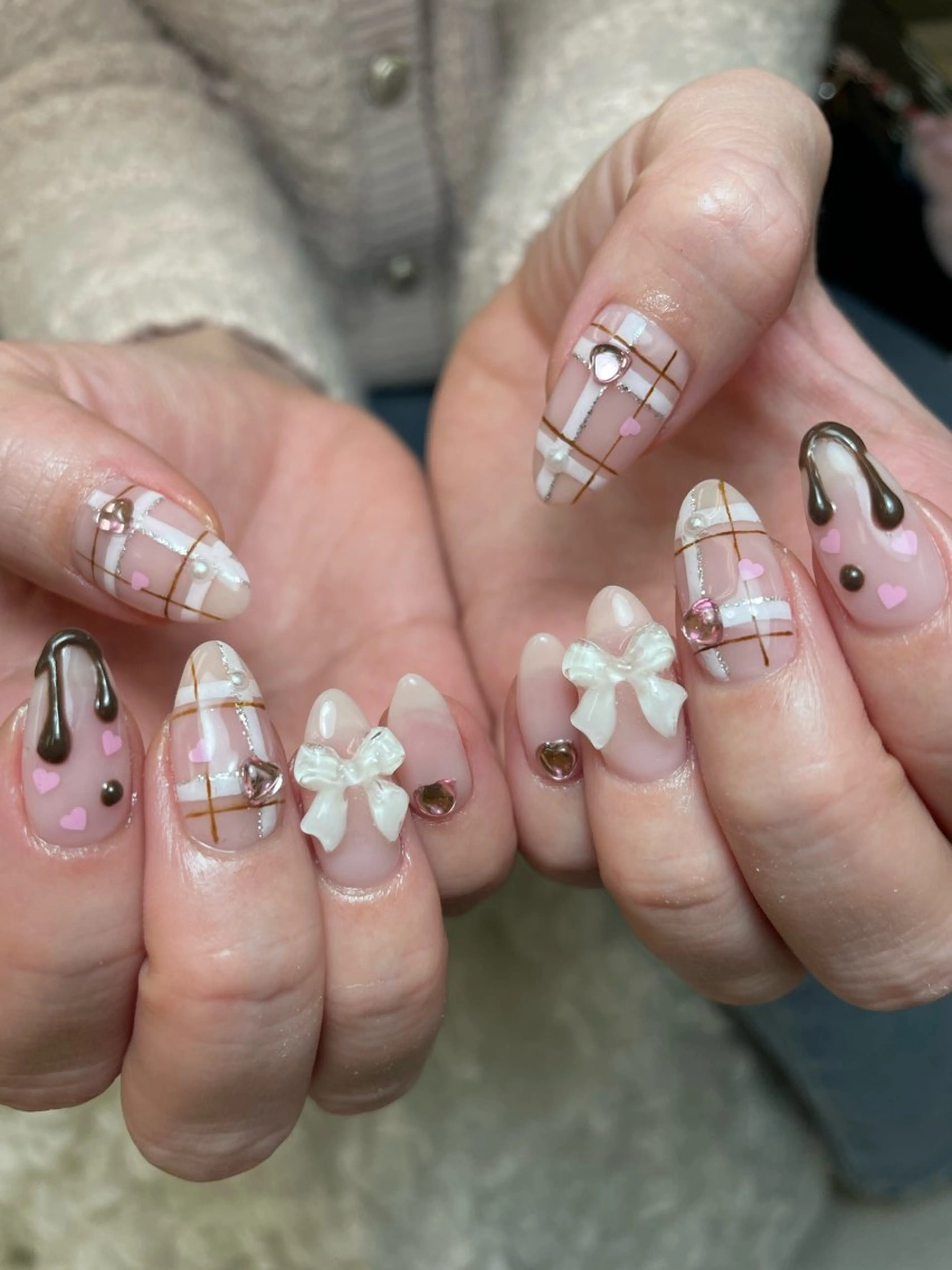 ネイル 持ち込み リボン ハンドネイル Hisaka Mikiのネイルデザイン