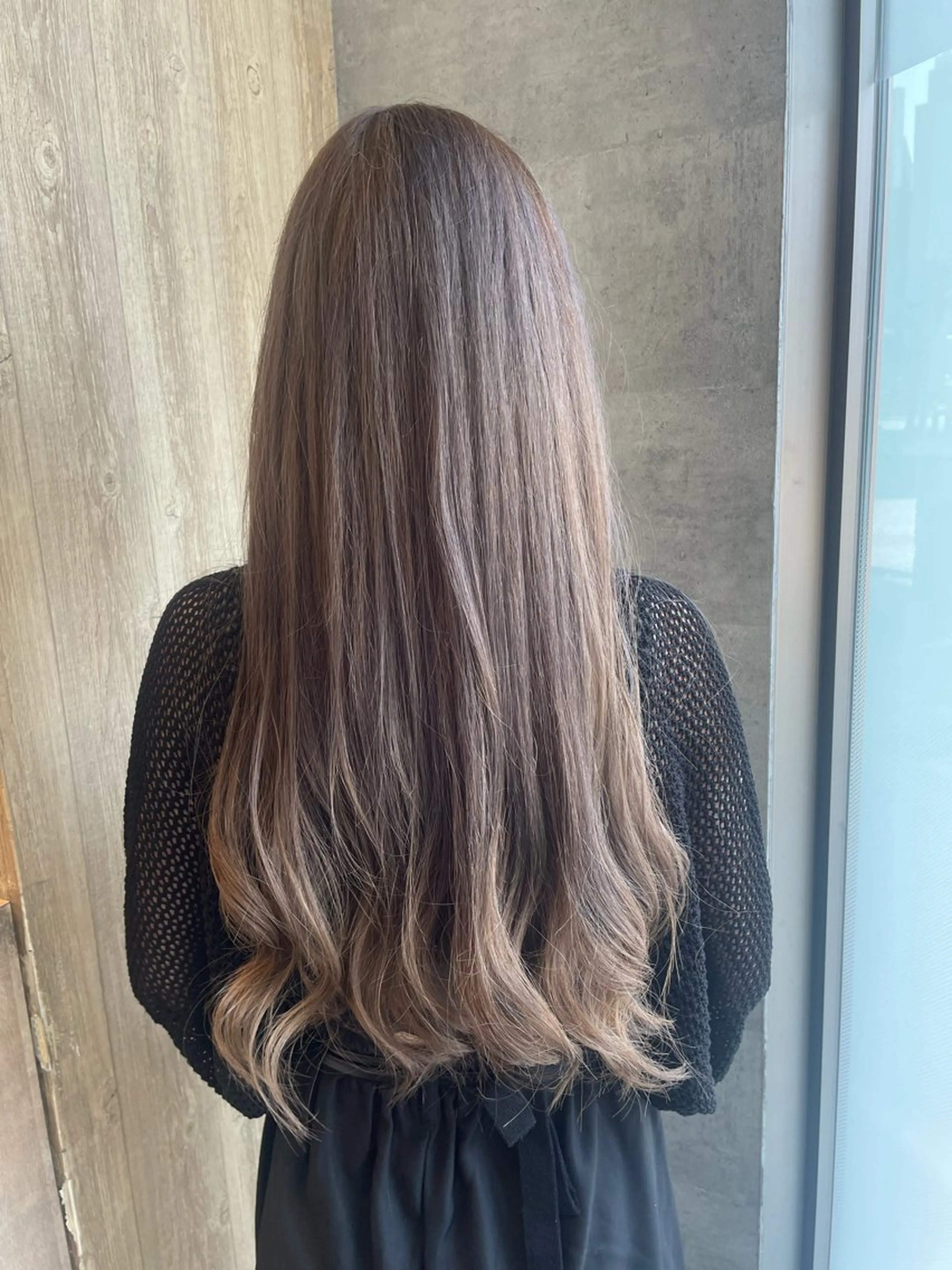 ロング 松本 美香のヘアスタイル