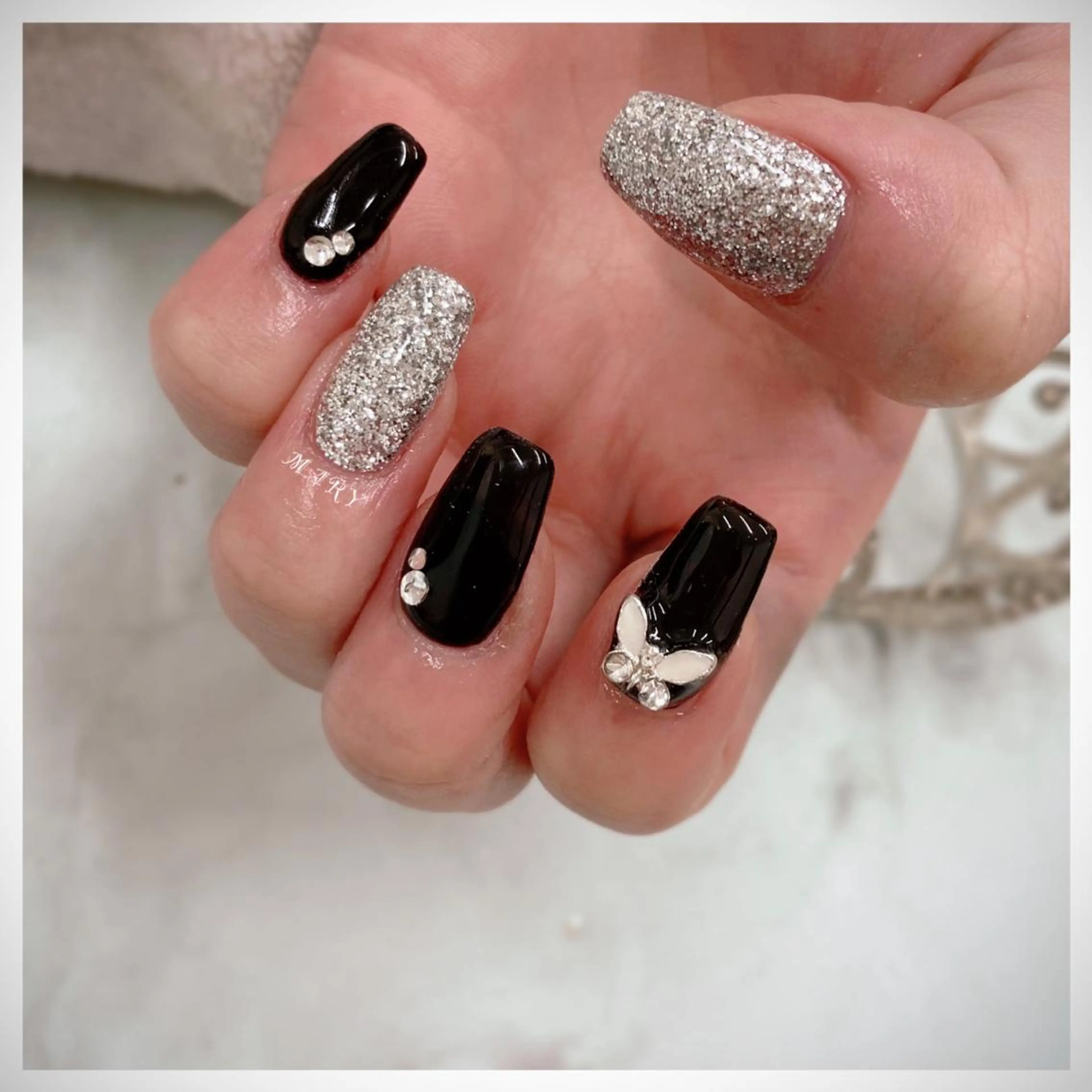 ネイル ニュアンスネイル ワンカラーネイル スクエアネイル ハンドネイル Mary nail .narumiのネイルデザイン